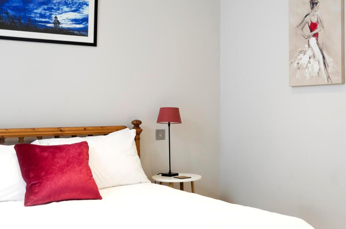 Fulham 4 Bed Family & Garden 5min From Tube Holiday home *
