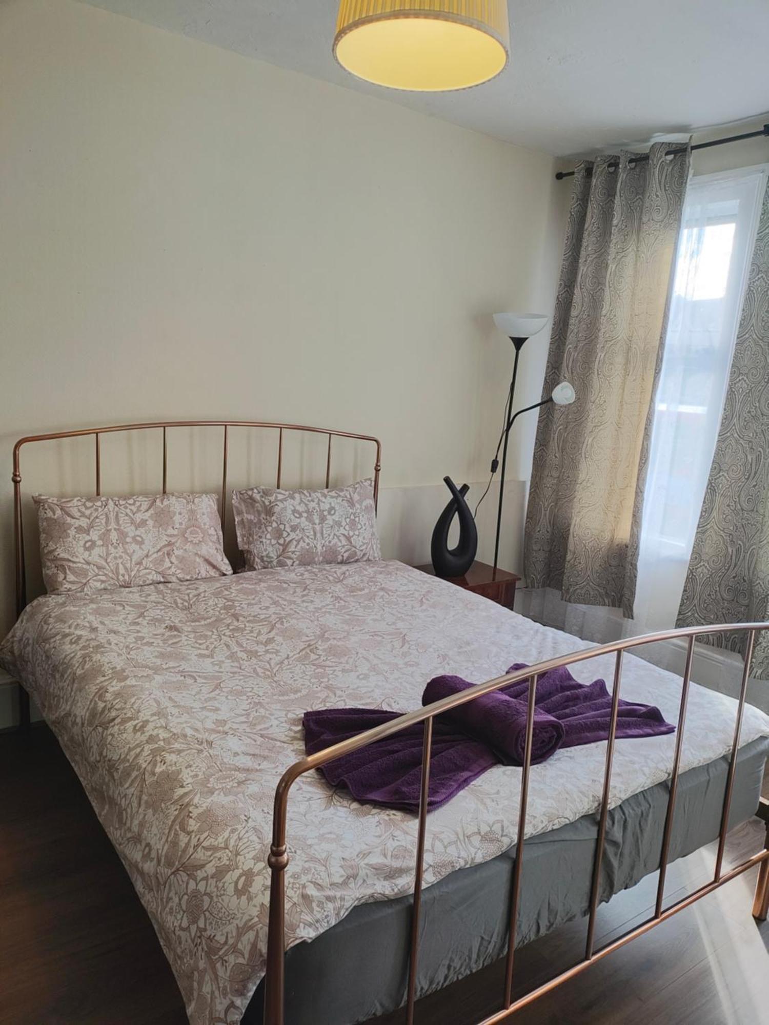 Guest house Elegant King Bed Get Away *