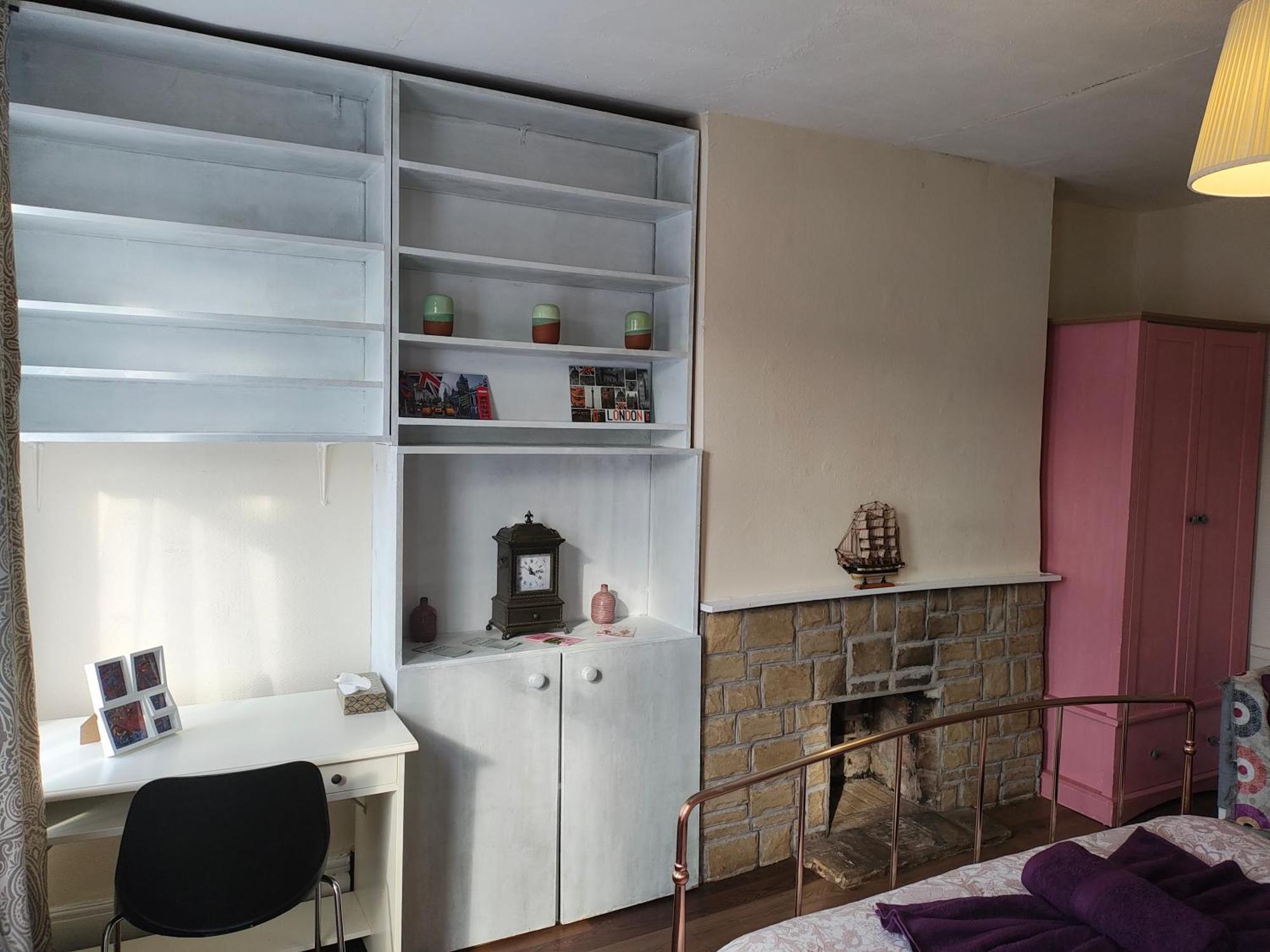 Elegant King Bed Get Away Guest house London