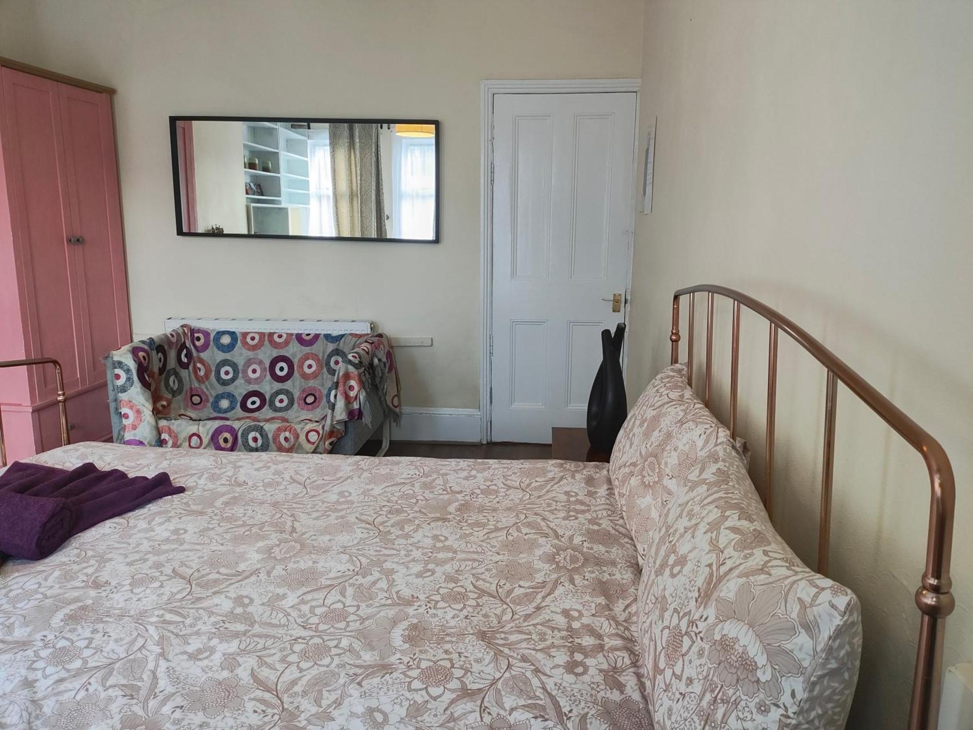 Guest house Elegant King Bed Get Away