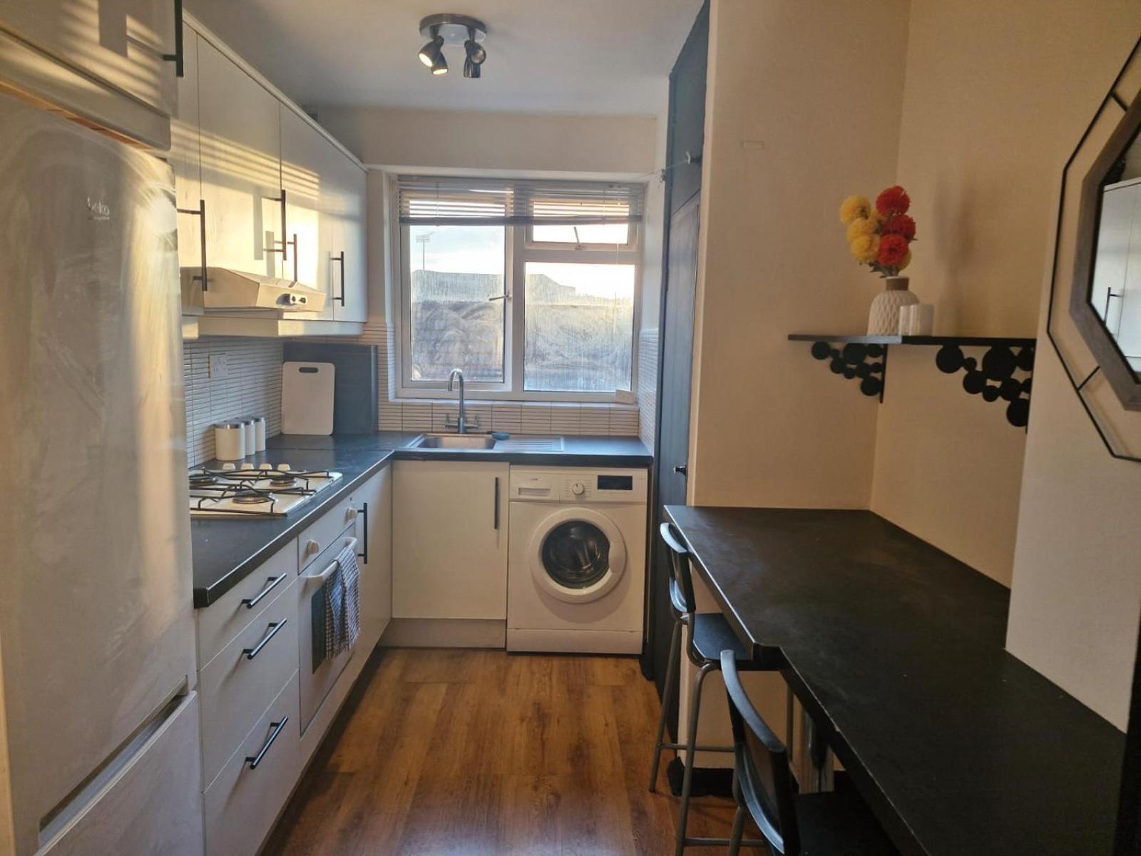 Elegant & Spacious 2-bedroom In Wimbledon Appartement *