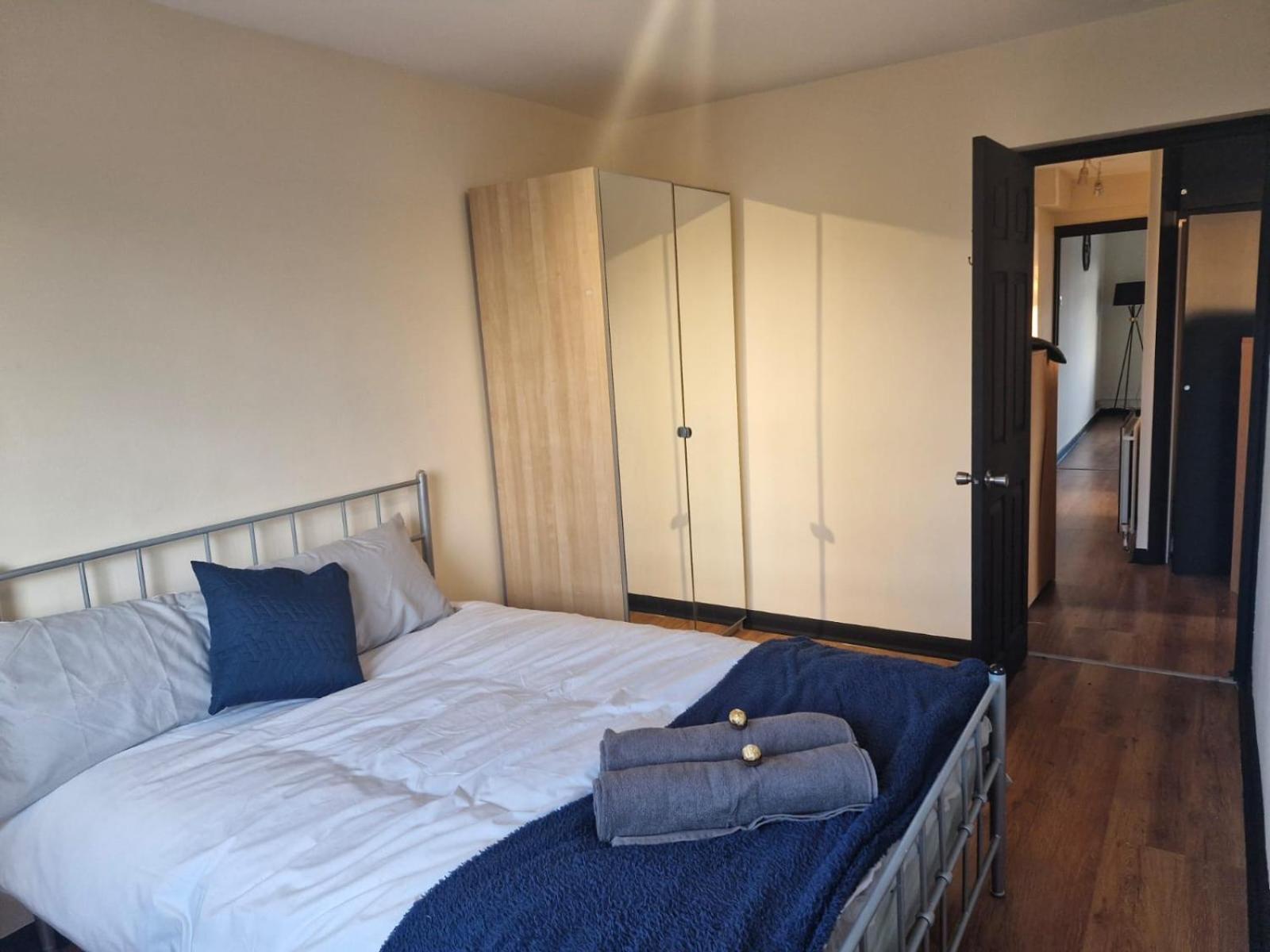 Appartement Elegant & Spacious 2-bedroom In Wimbledon *