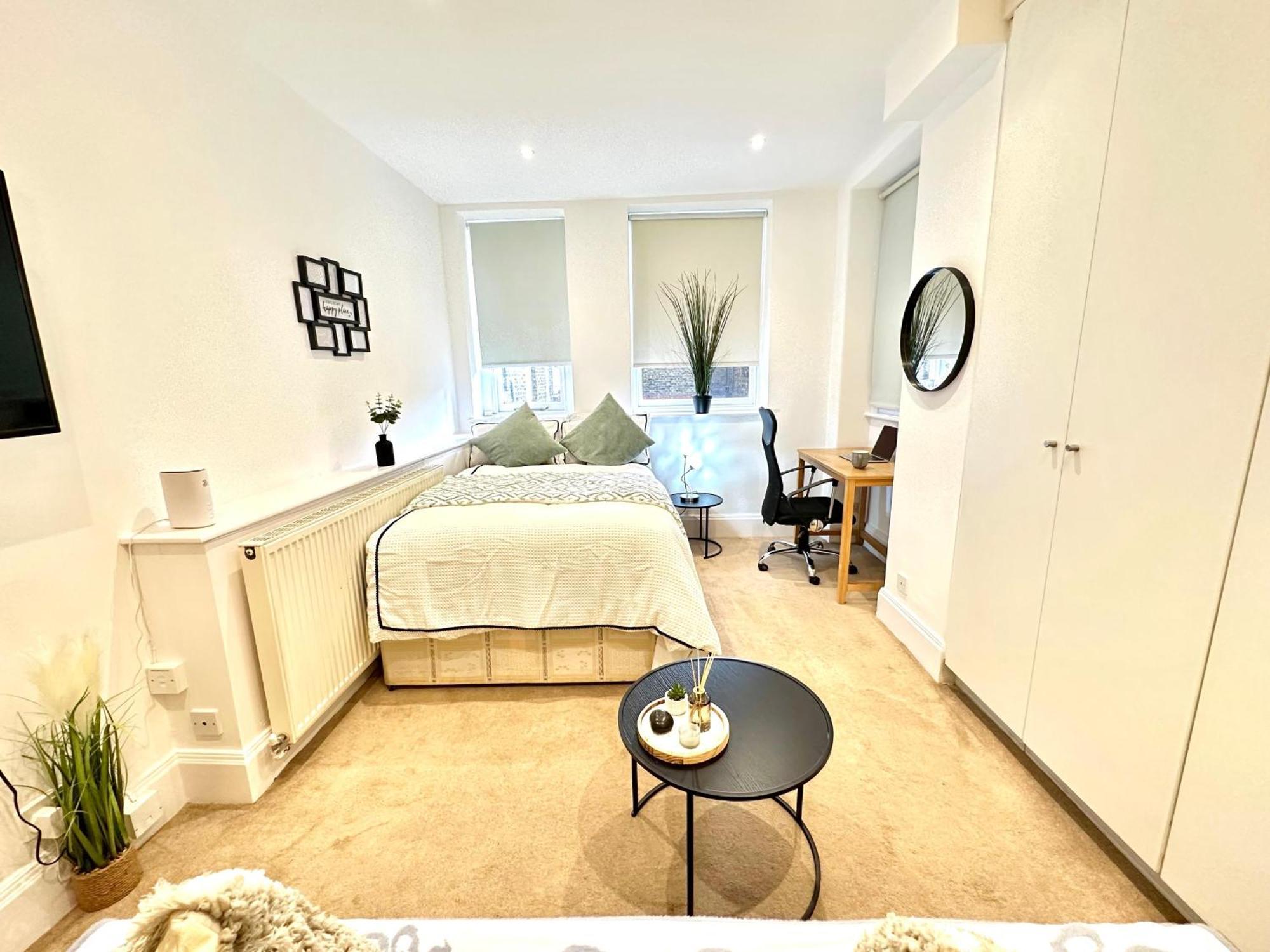 Beautiful Studio Baker Street Apartment *