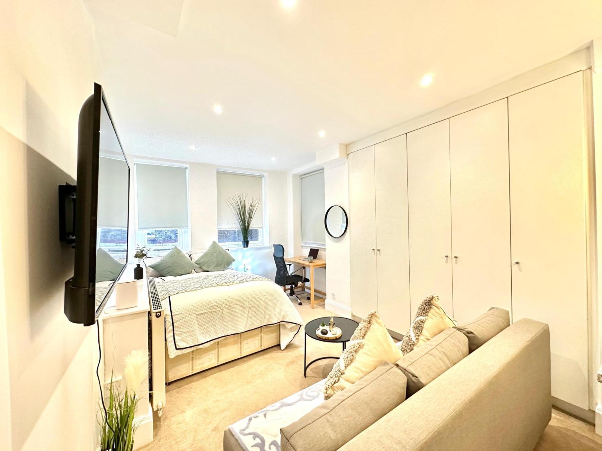 Beautiful Studio Baker Street London