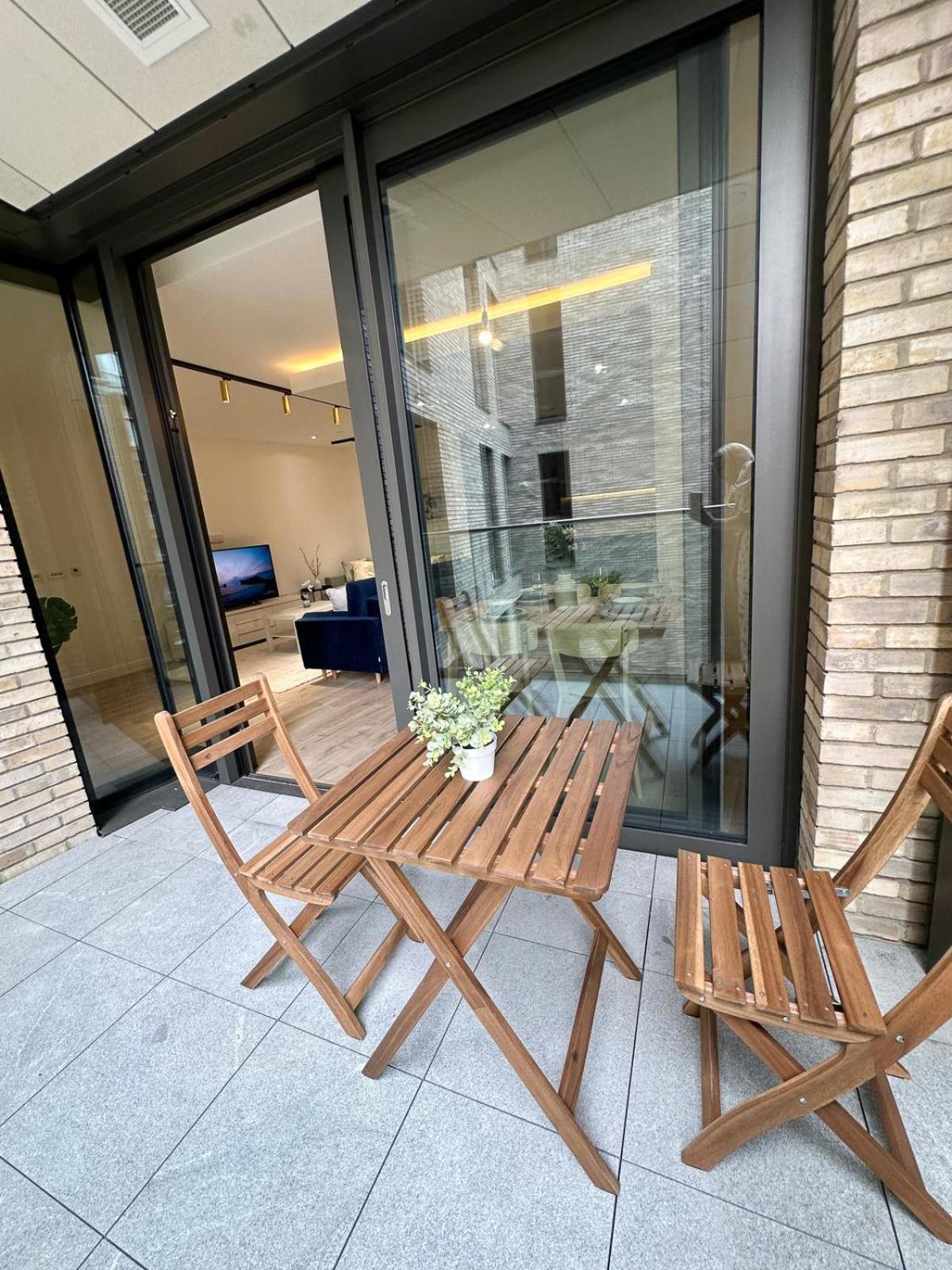 Lavish 2 Bedroom Flat With Private Balcony In Clerkenwell, Barbican Appartement Londen