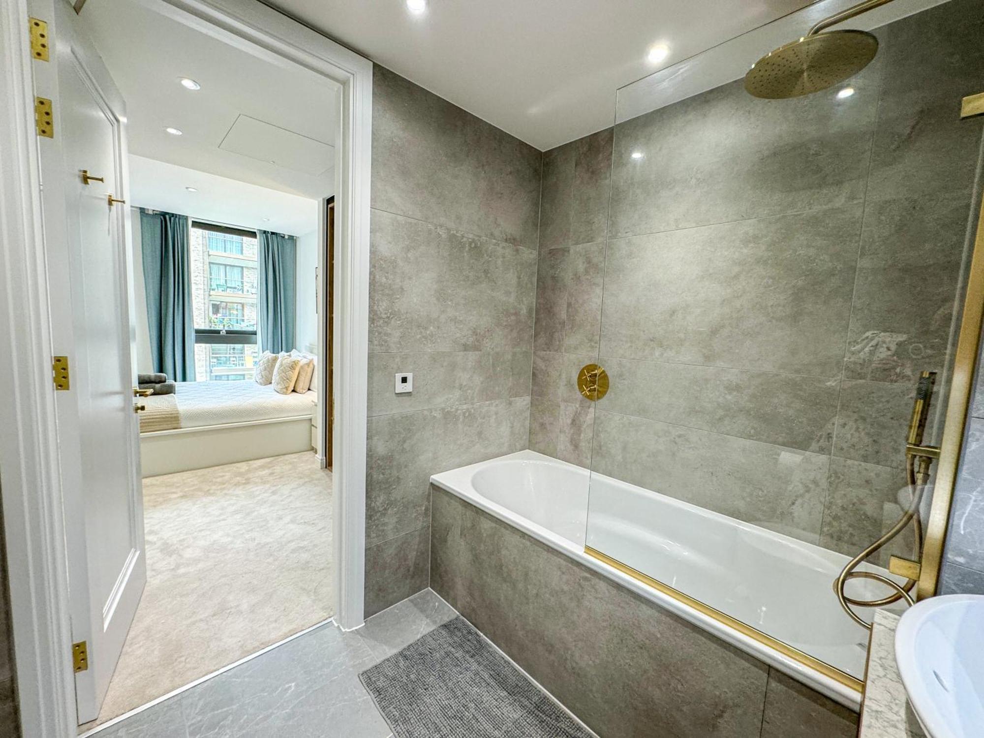 Lavish 2 Bedroom Flat With Private Balcony In Clerkenwell, Barbican Appartement