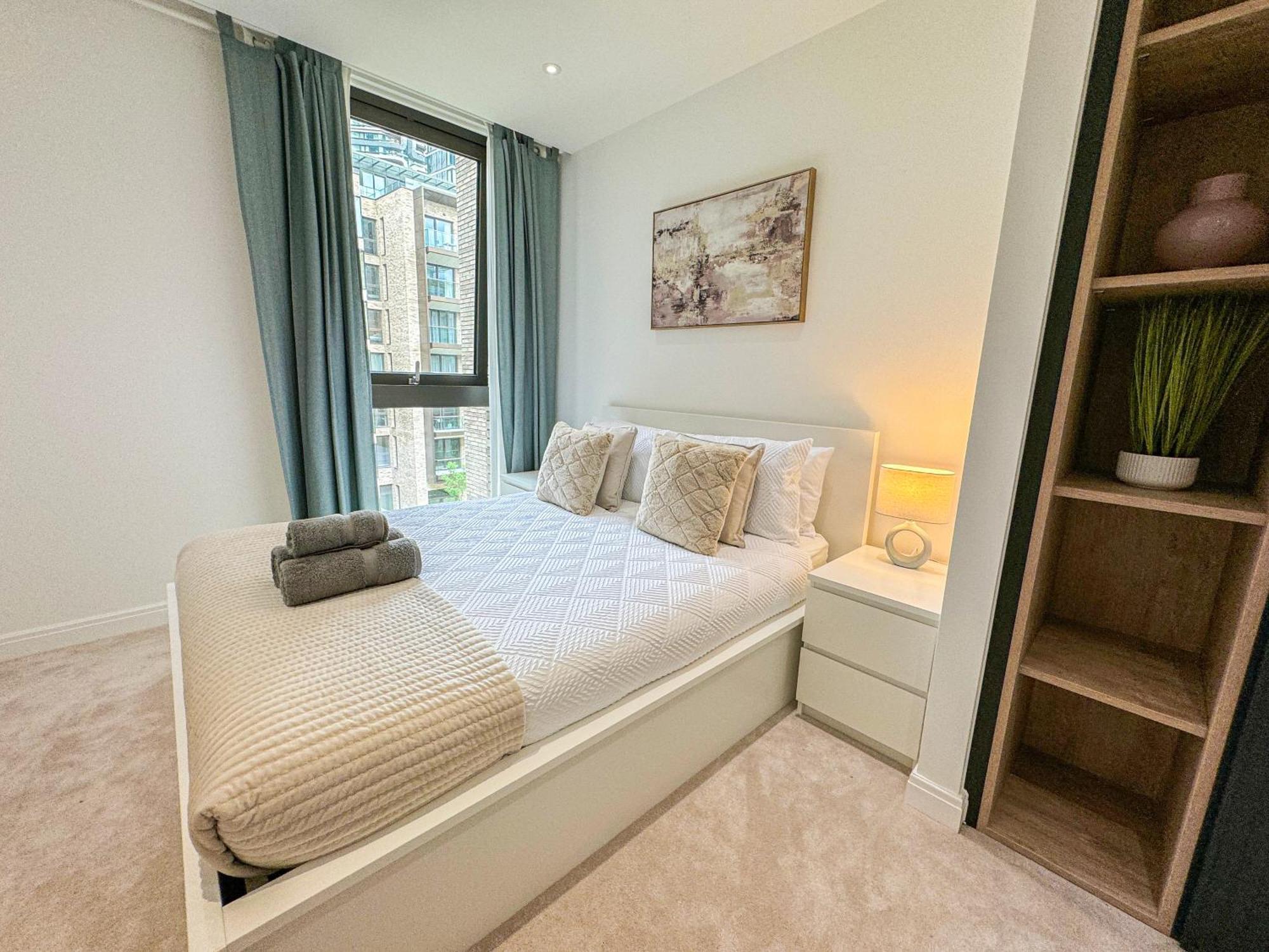 Lavish 2 Bedroom Flat With Private Balcony In Clerkenwell, Barbican Appartement Londen