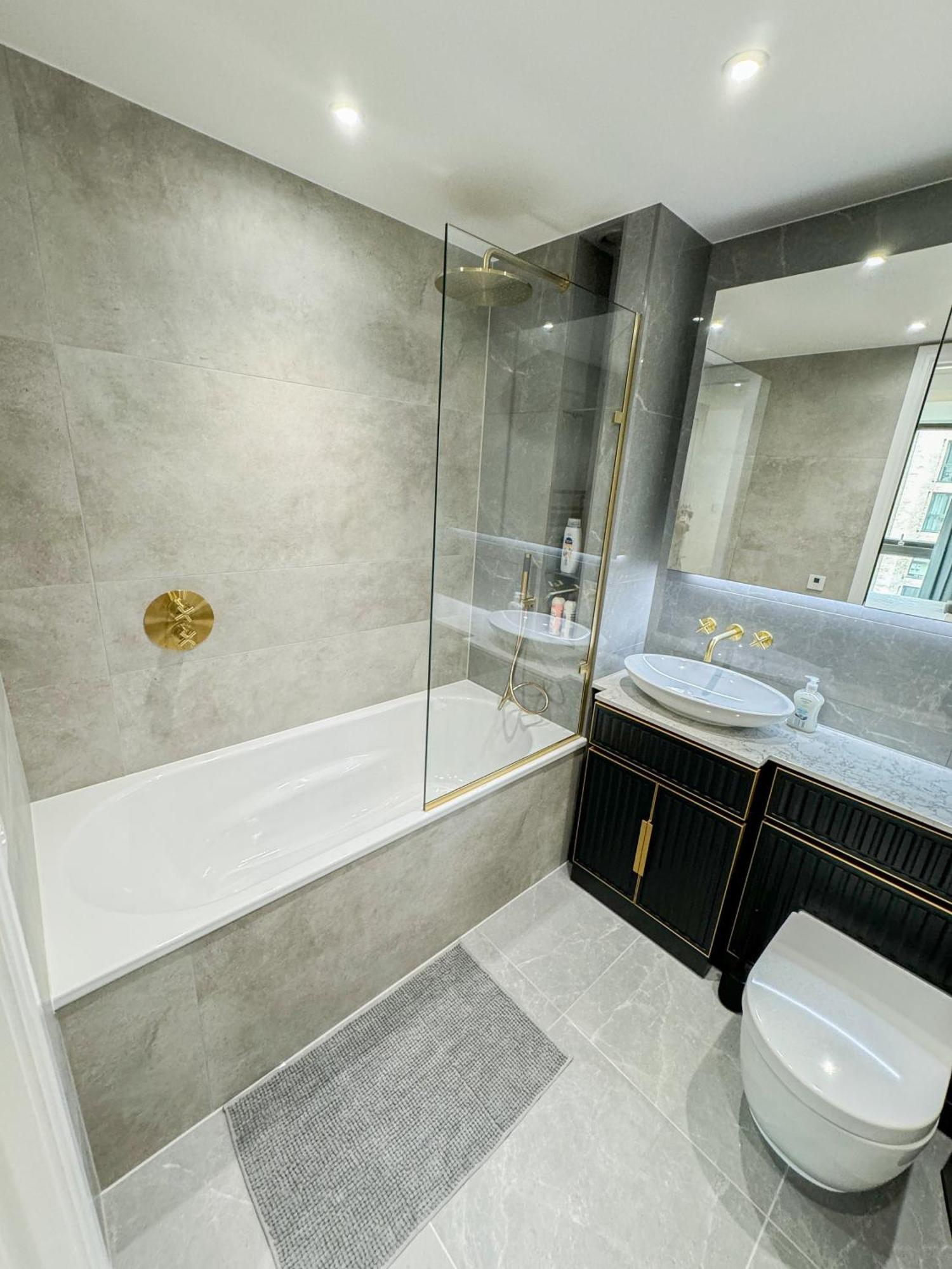 Appartement Lavish 2 Bedroom Flat With Private Balcony In Clerkenwell, Barbican Londen