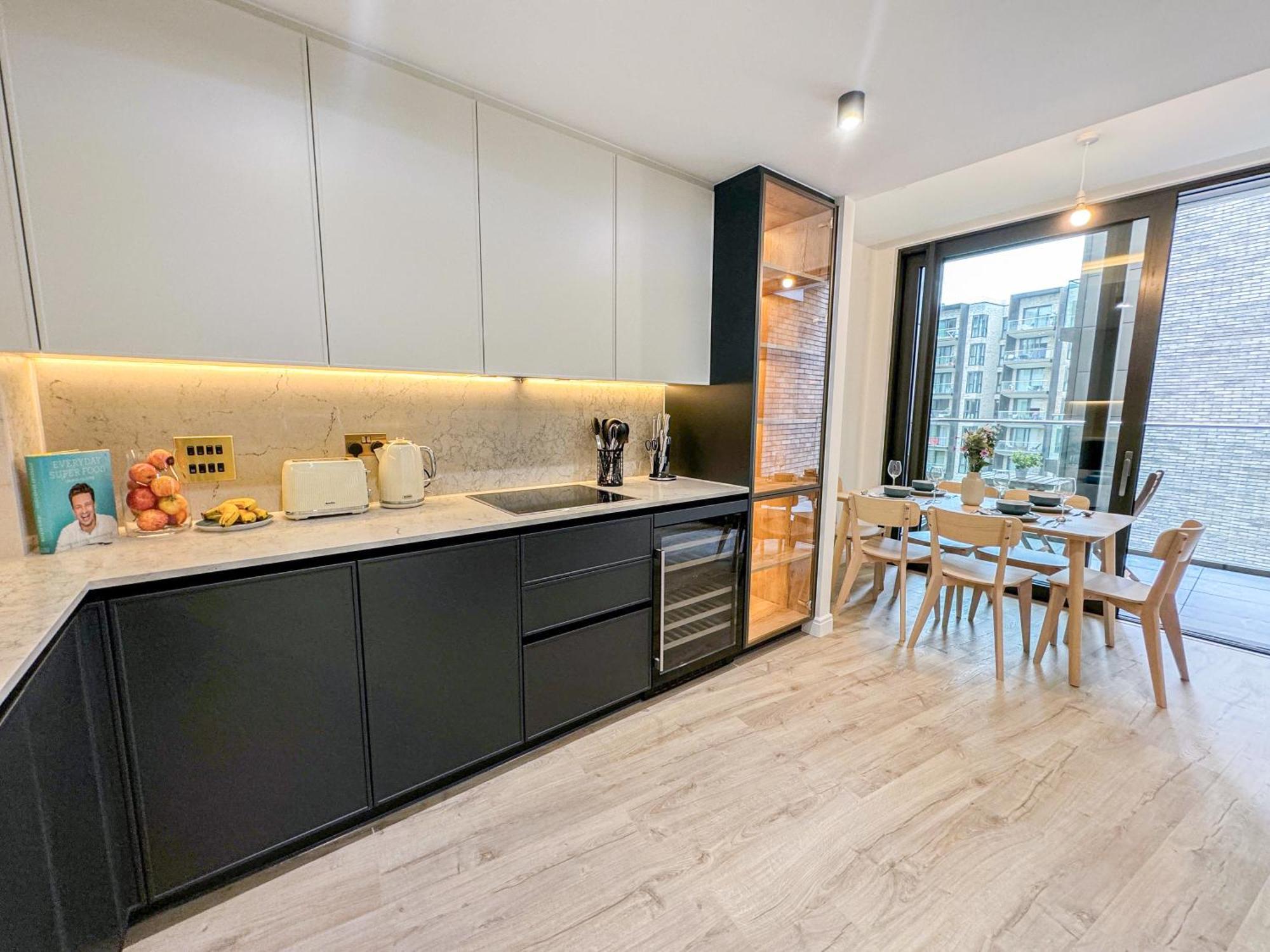 Lavish 2 Bedroom Flat With Private Balcony In Clerkenwell, Barbican Appartement
