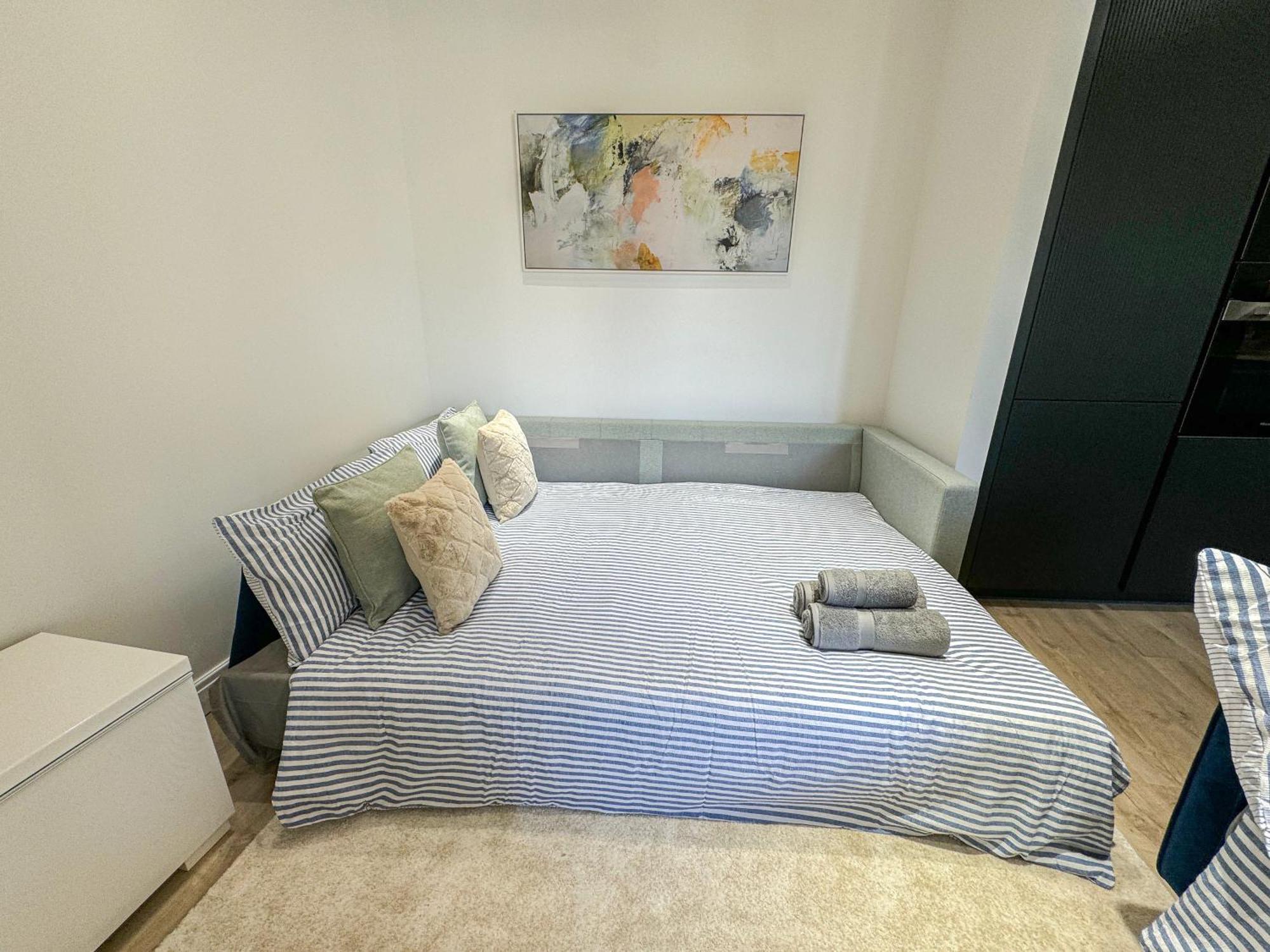 Lavish 2 Bedroom Flat With Private Balcony In Clerkenwell, Barbican