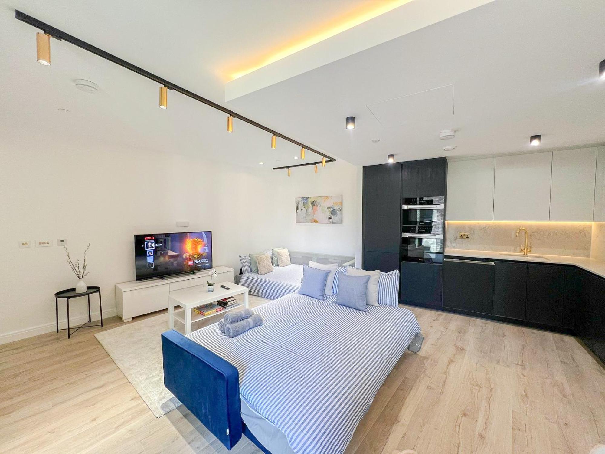 Lavish 2 Bedroom Flat With Private Balcony In Clerkenwell, Barbican Londen