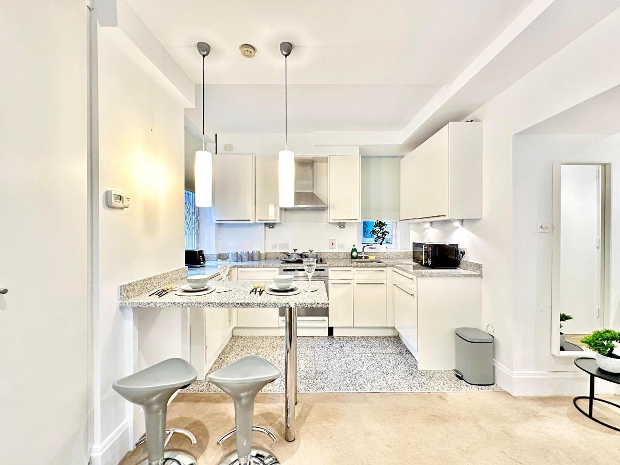 Beautiful Studio Baker Street Apartment *