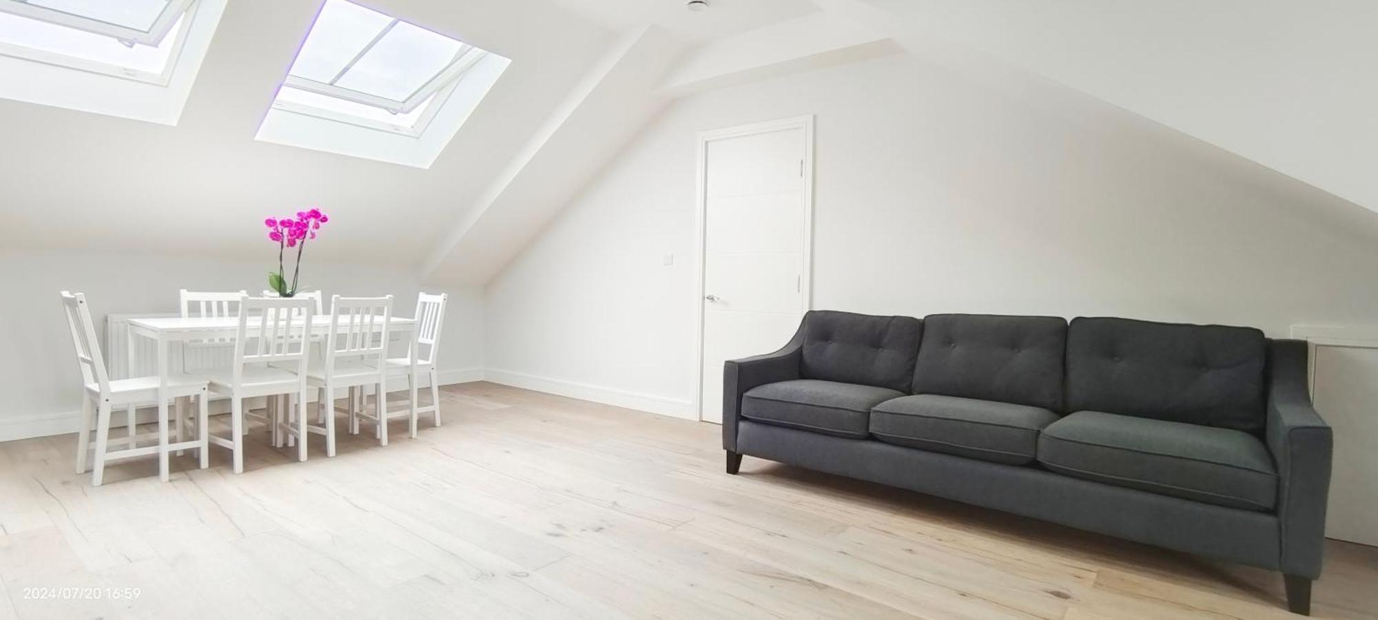 Luxurious And Modern 3b3b In Hammersmith