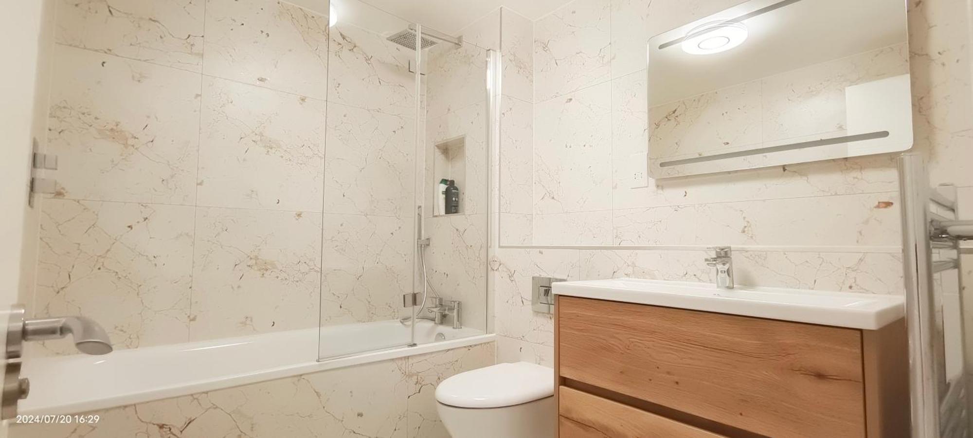Luxurious And Modern 3b3b In Hammersmith Apartment London