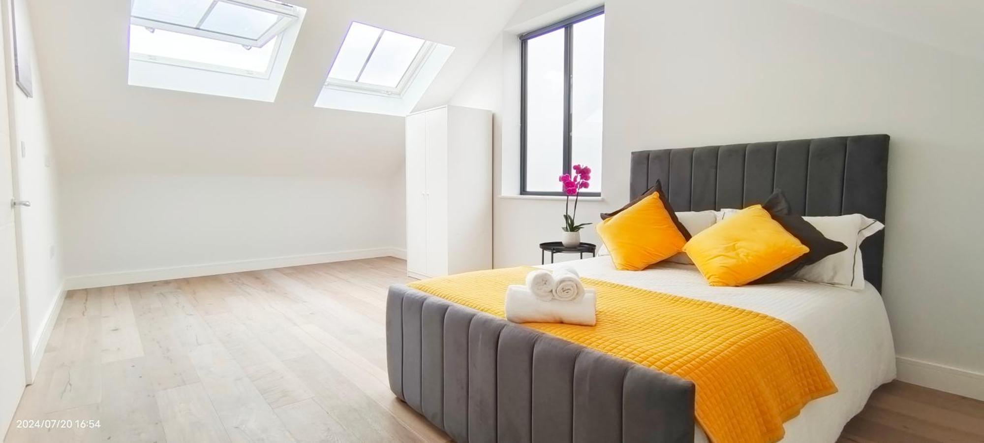 Luxurious And Modern 3b3b In Hammersmith London