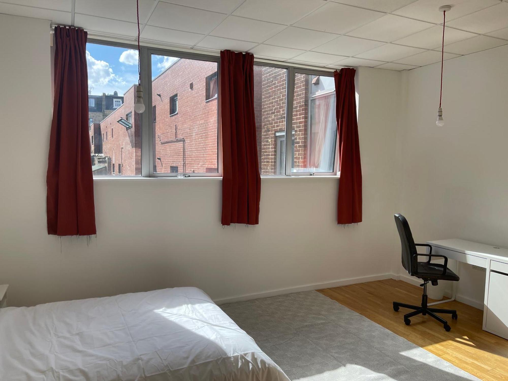 Work-friendly Dalston Flat