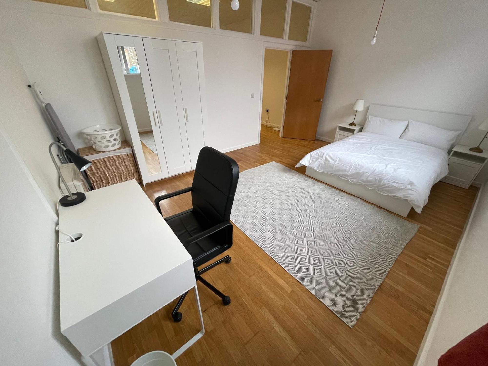 Work-friendly Dalston Flat *