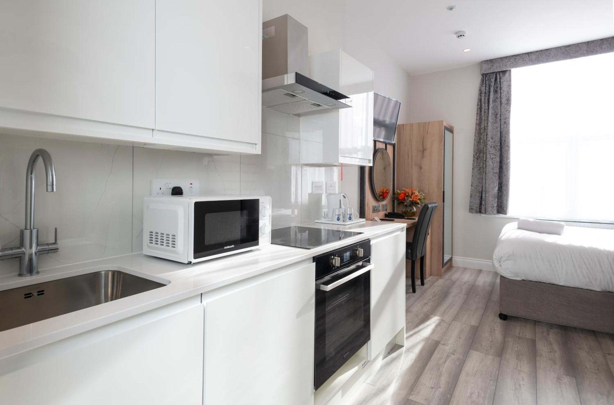 Western Chiswick Palace & Hotel London