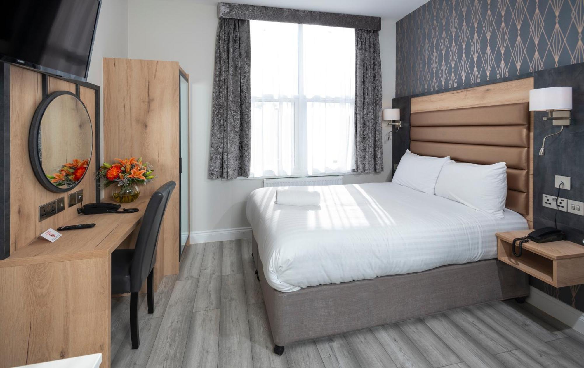 Western Chiswick Palace & 3*