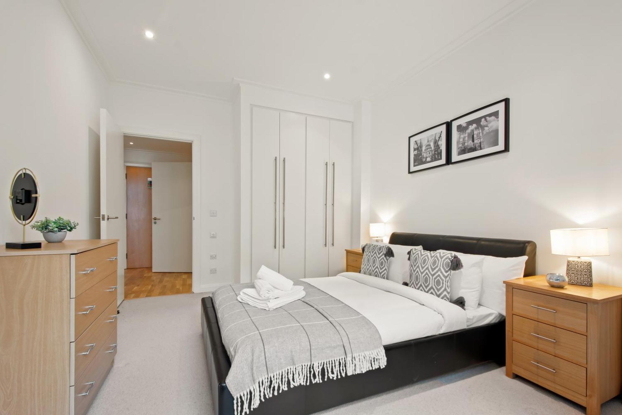 Mysquare South Quay One Bedroom Canary Wharf London