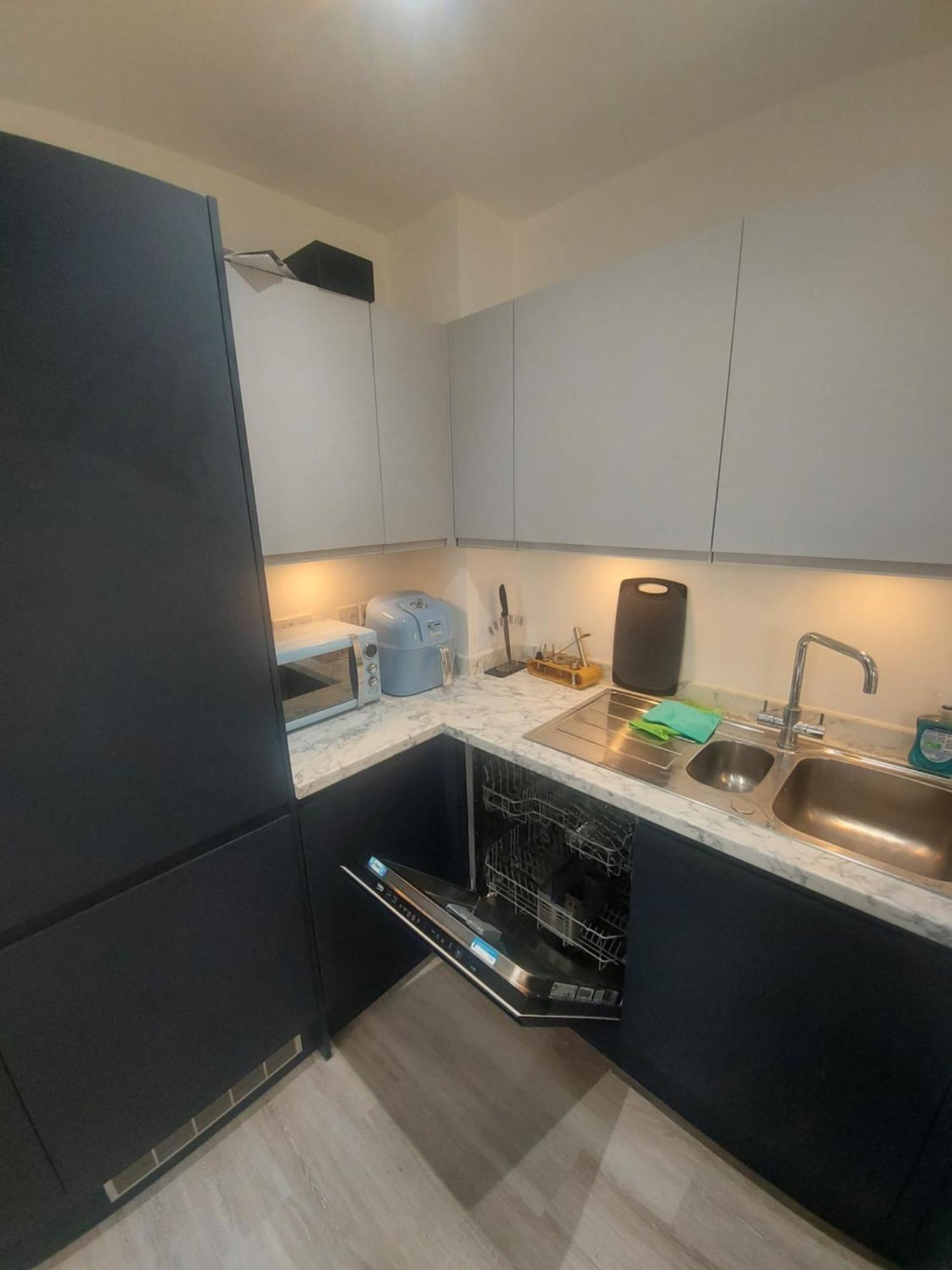 Modern Penthouse 2 Bedroom Flat In Stockwell - Brixton Apartment *