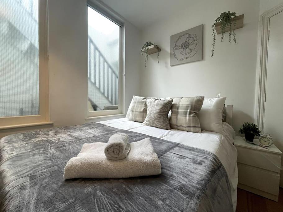 Modern And Luxurious 2 Bed Flat In Fulham London