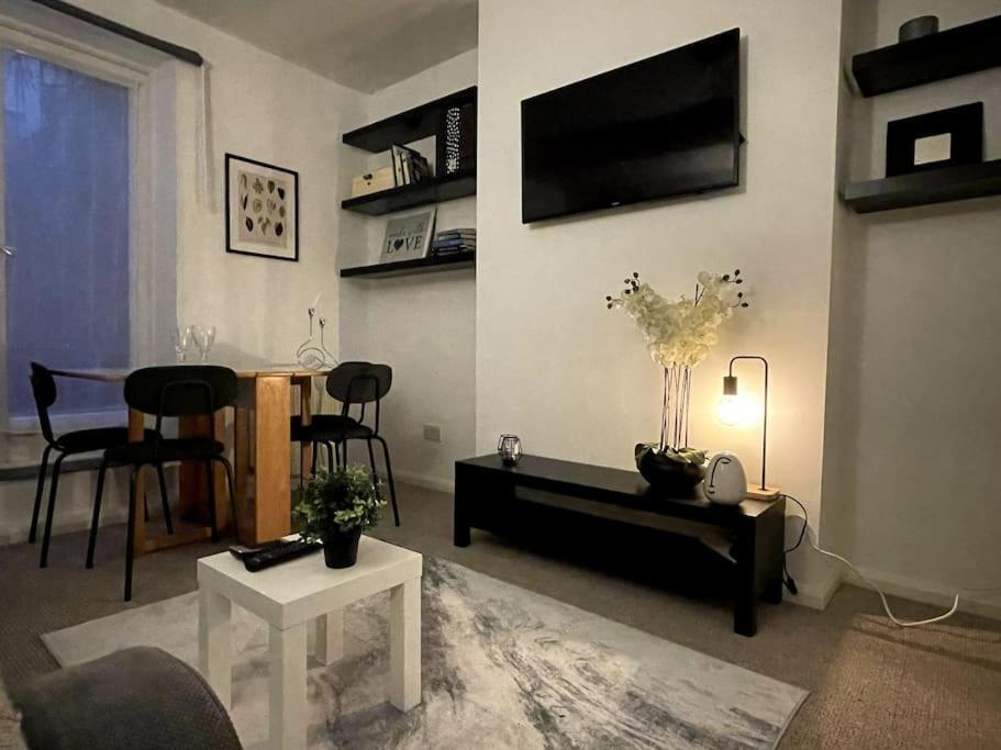 Modern And Luxurious 2 Bed Flat In Fulham Apartment