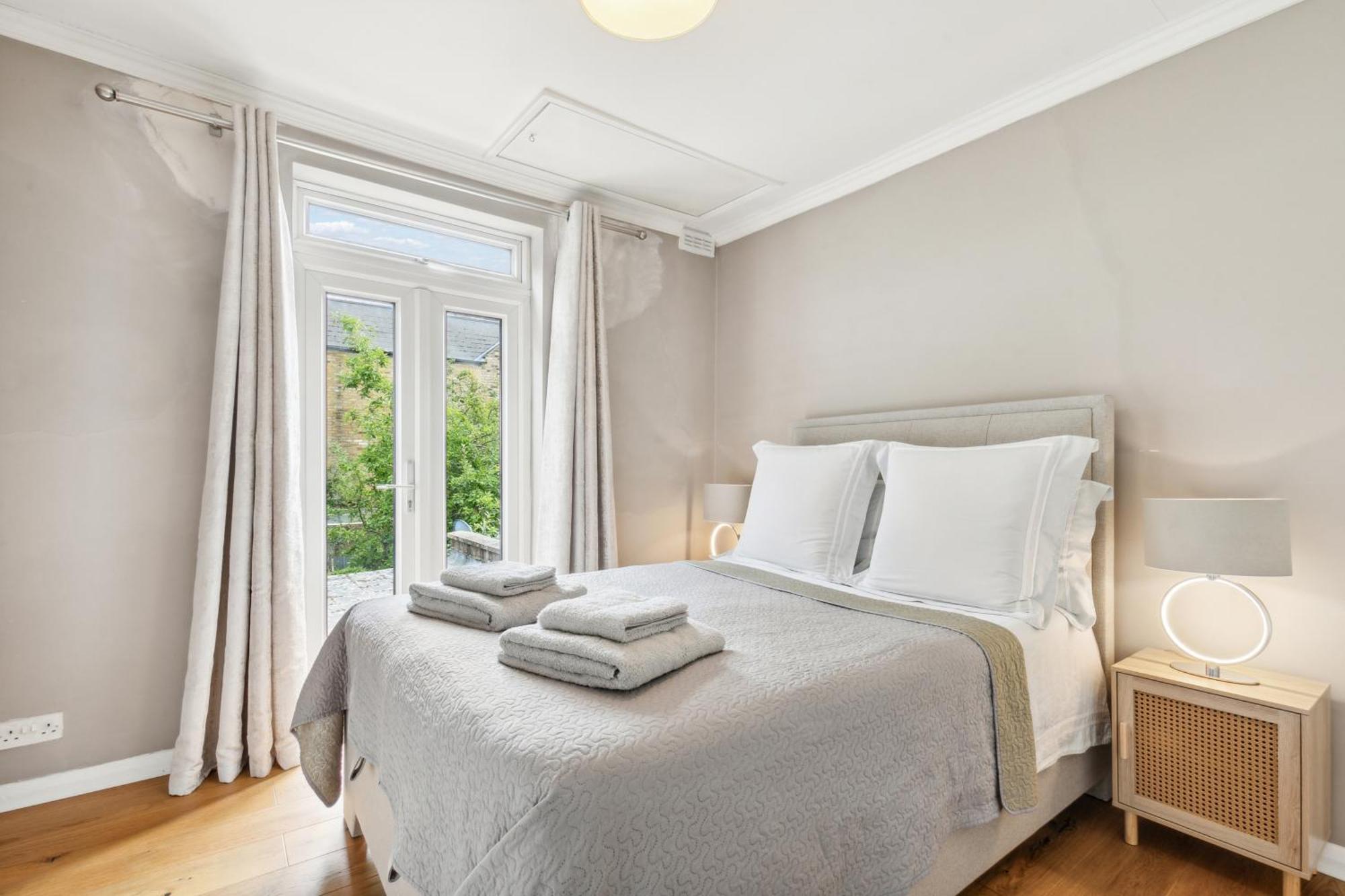 Spacious And Bright 1 Bedroom Flat London