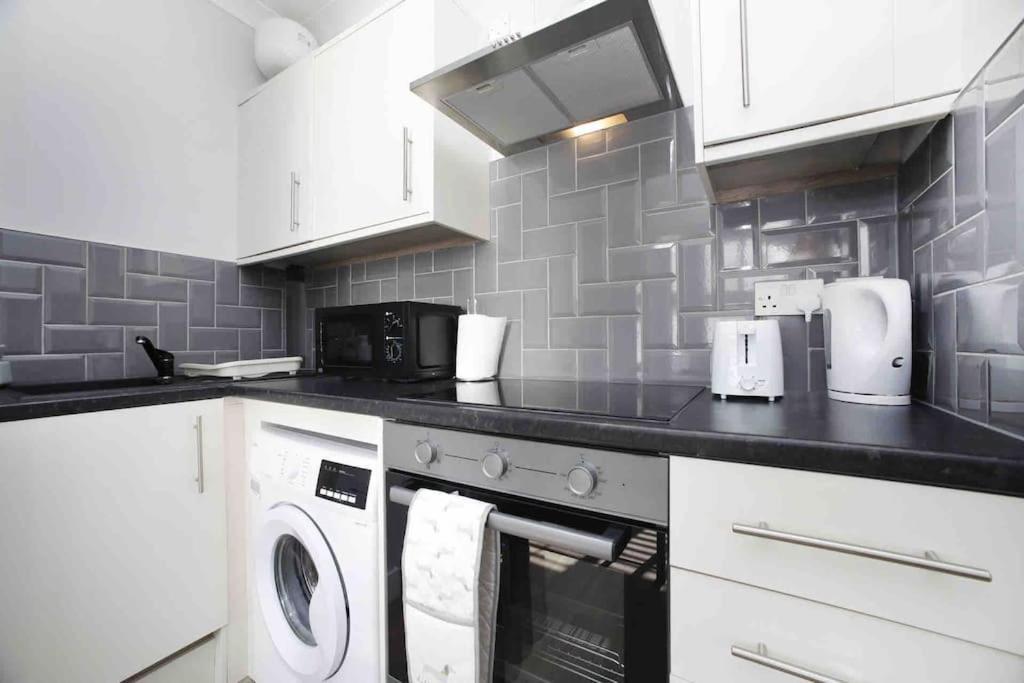 Sheperd's Bush Modern 40m2 * London