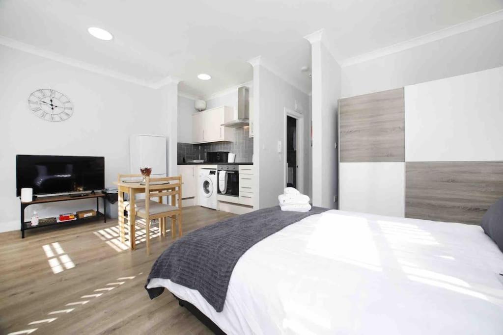 Apartment Sheperd's Bush Modern 40m2