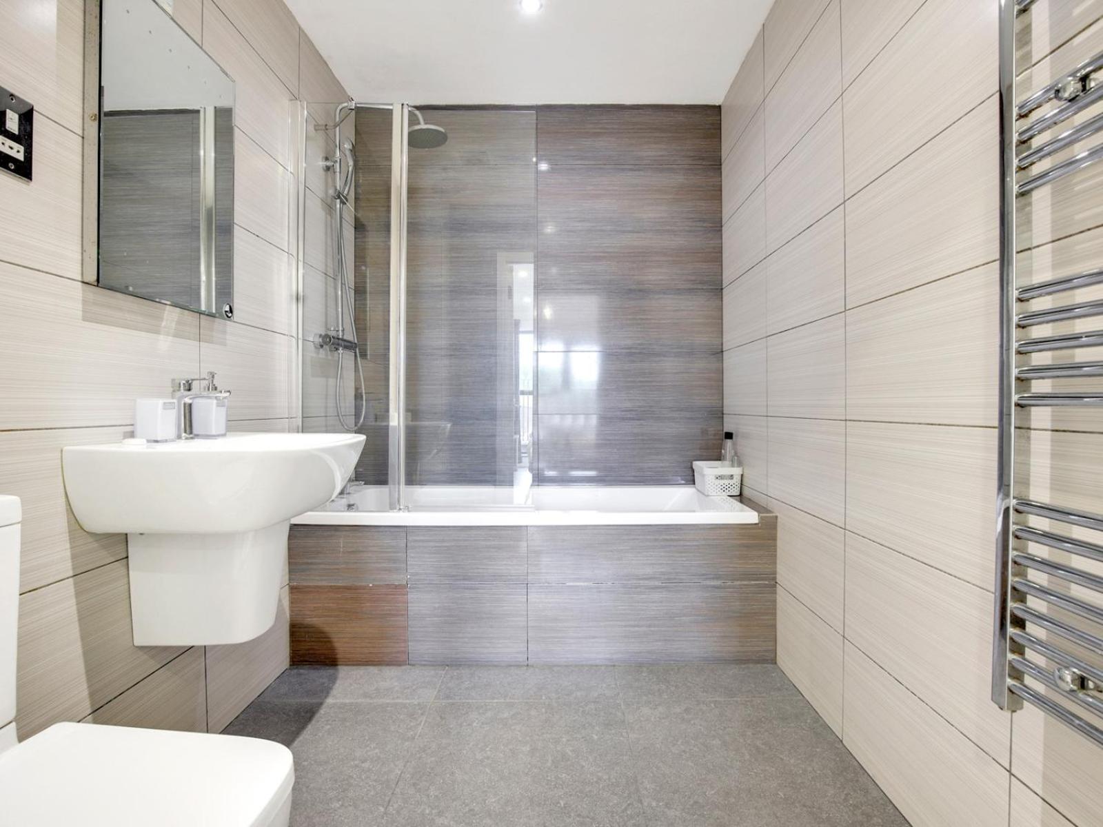 Pass The Keys Canning Town Excel Centre Balcony Holiday home London