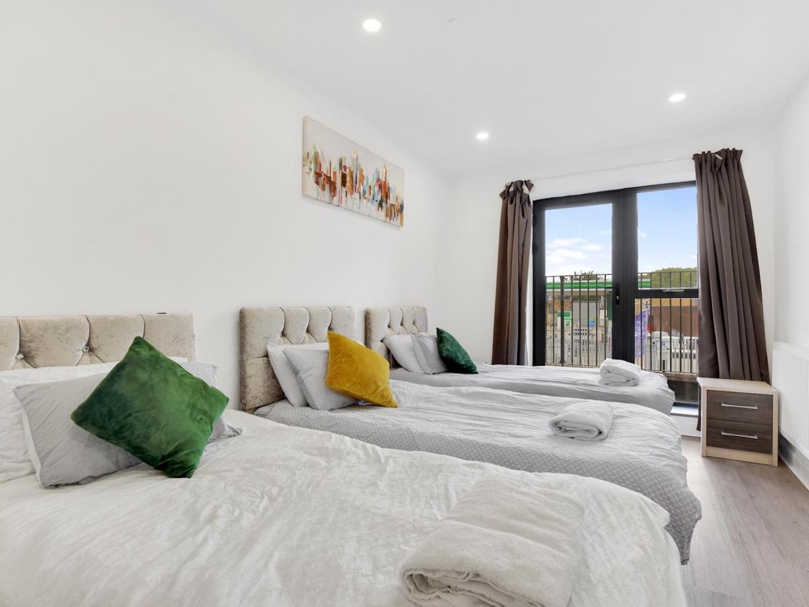 Pass The Keys Canning Town Excel Centre Balcony Holiday home *