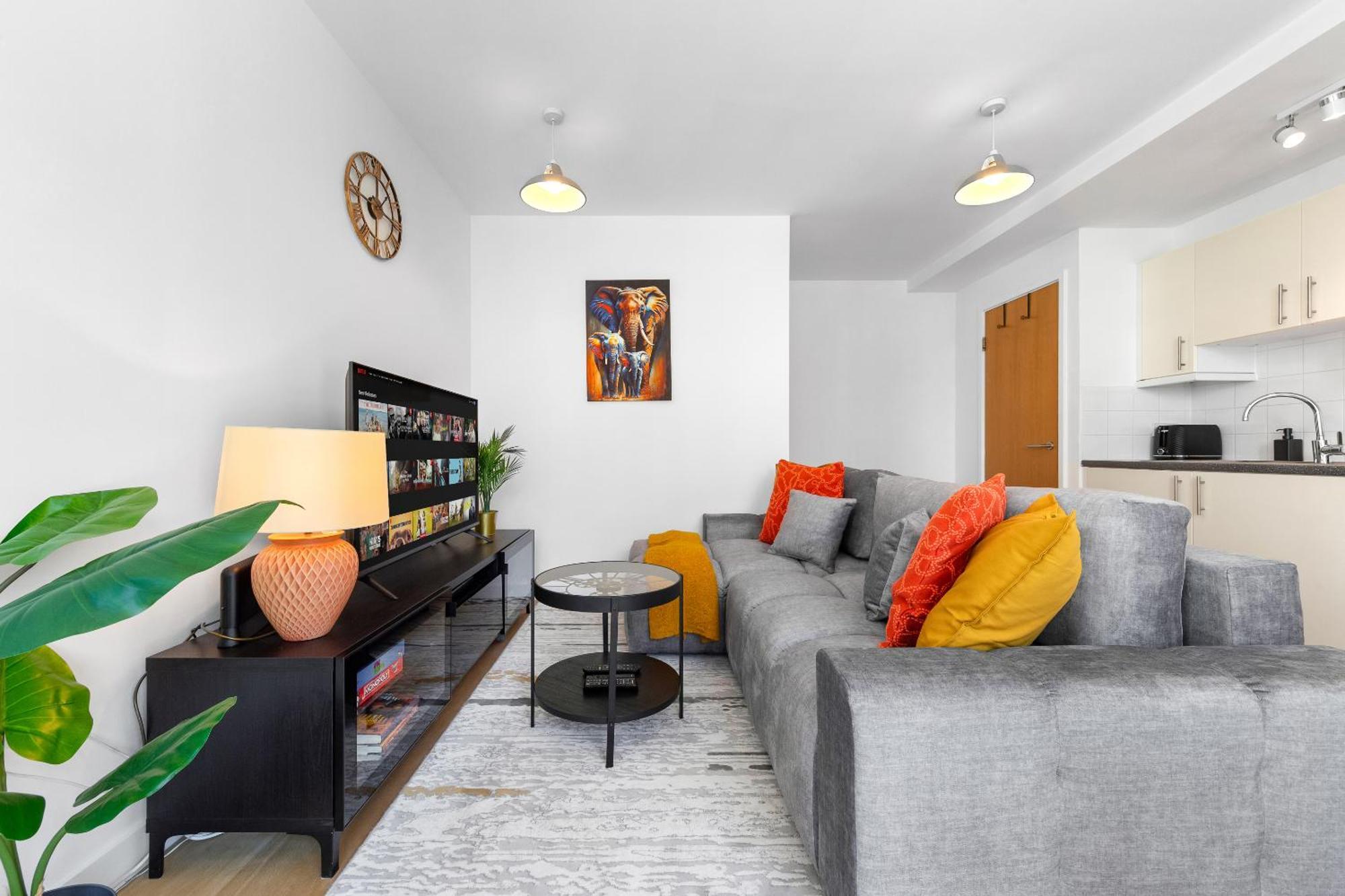 Whitby House Apartment *