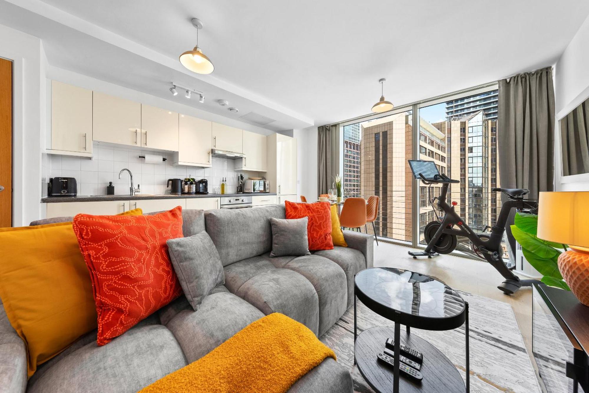 Whitby House Apartment *