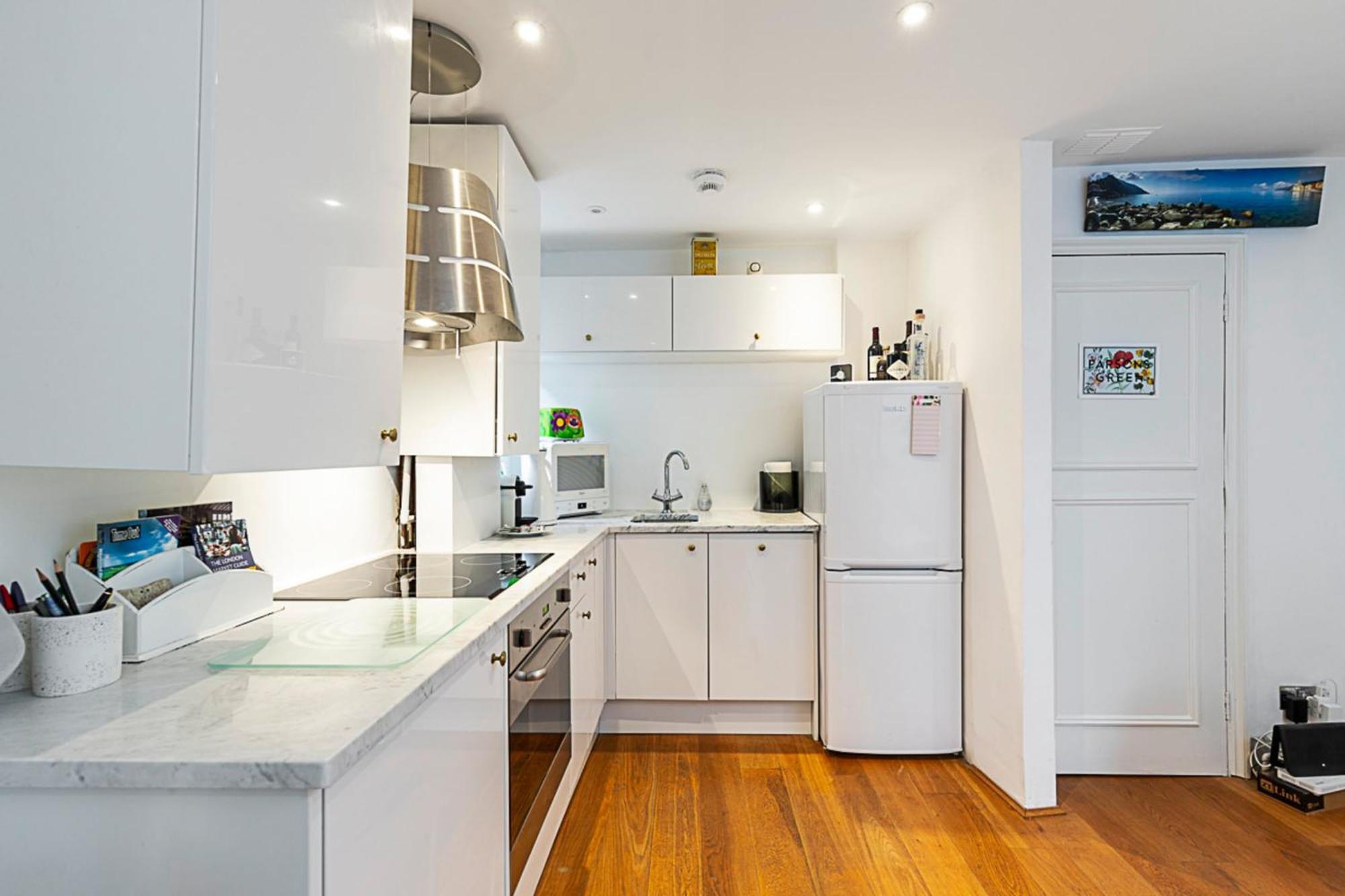 Apartment Parsons Modern One Bedroom Flat London