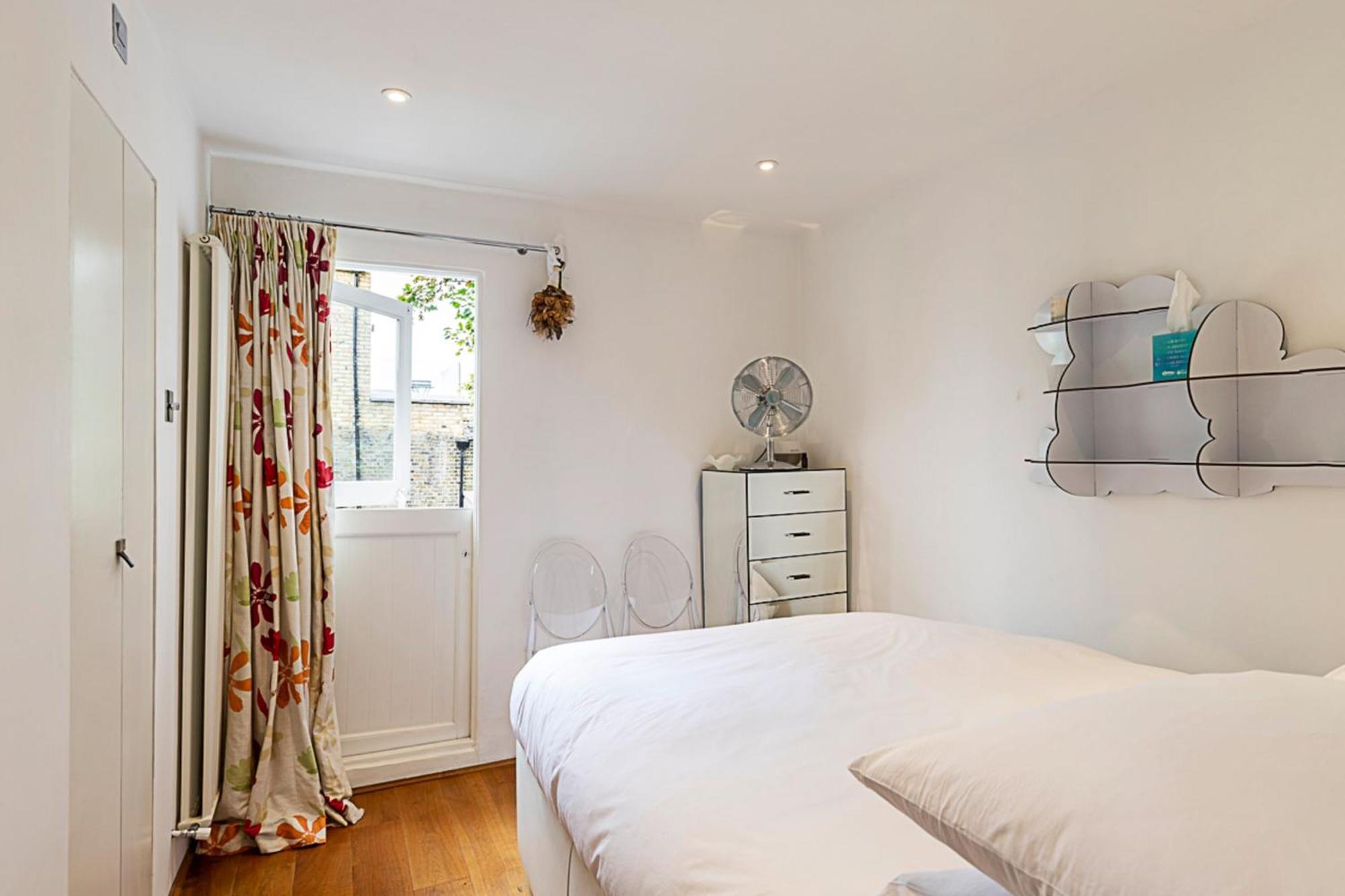 Parsons Modern One Bedroom Flat London