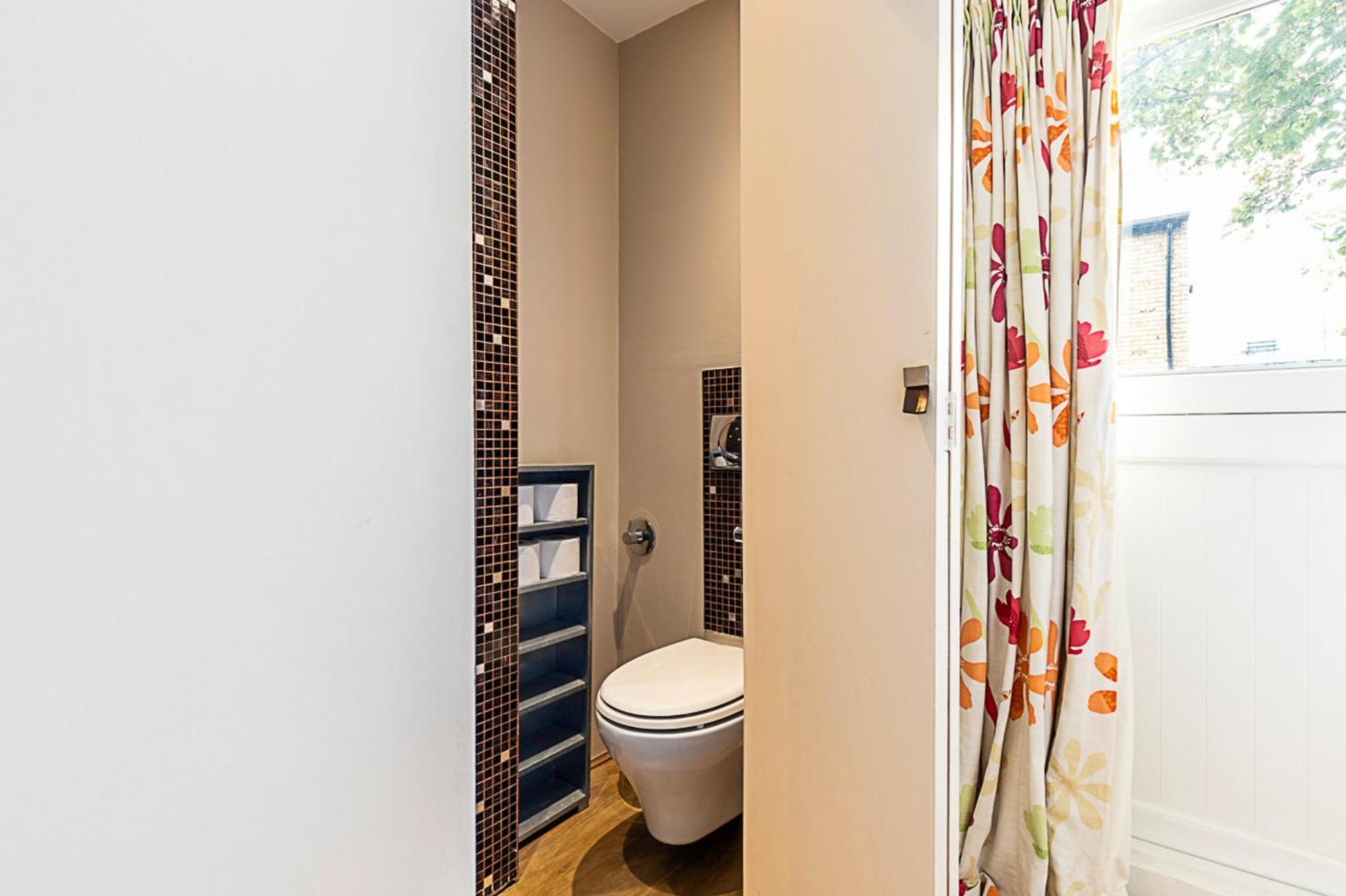 Parsons Modern One Bedroom Flat * London
