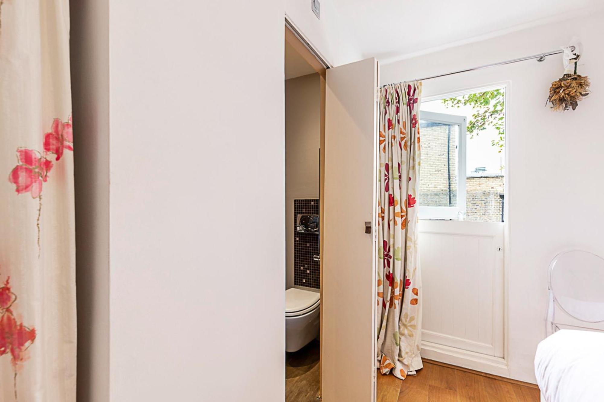 Parsons Modern One Bedroom Flat Apartment *