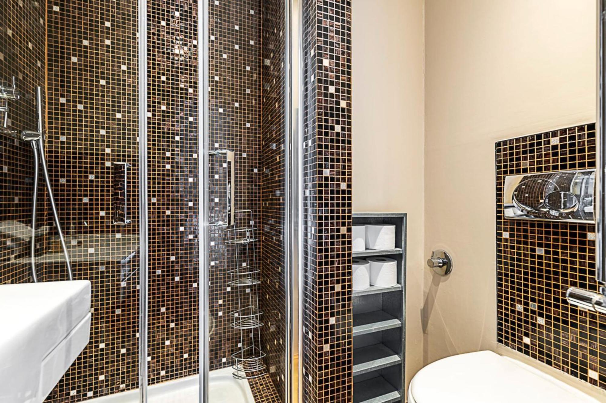 Parsons Modern One Bedroom Flat Apartment *