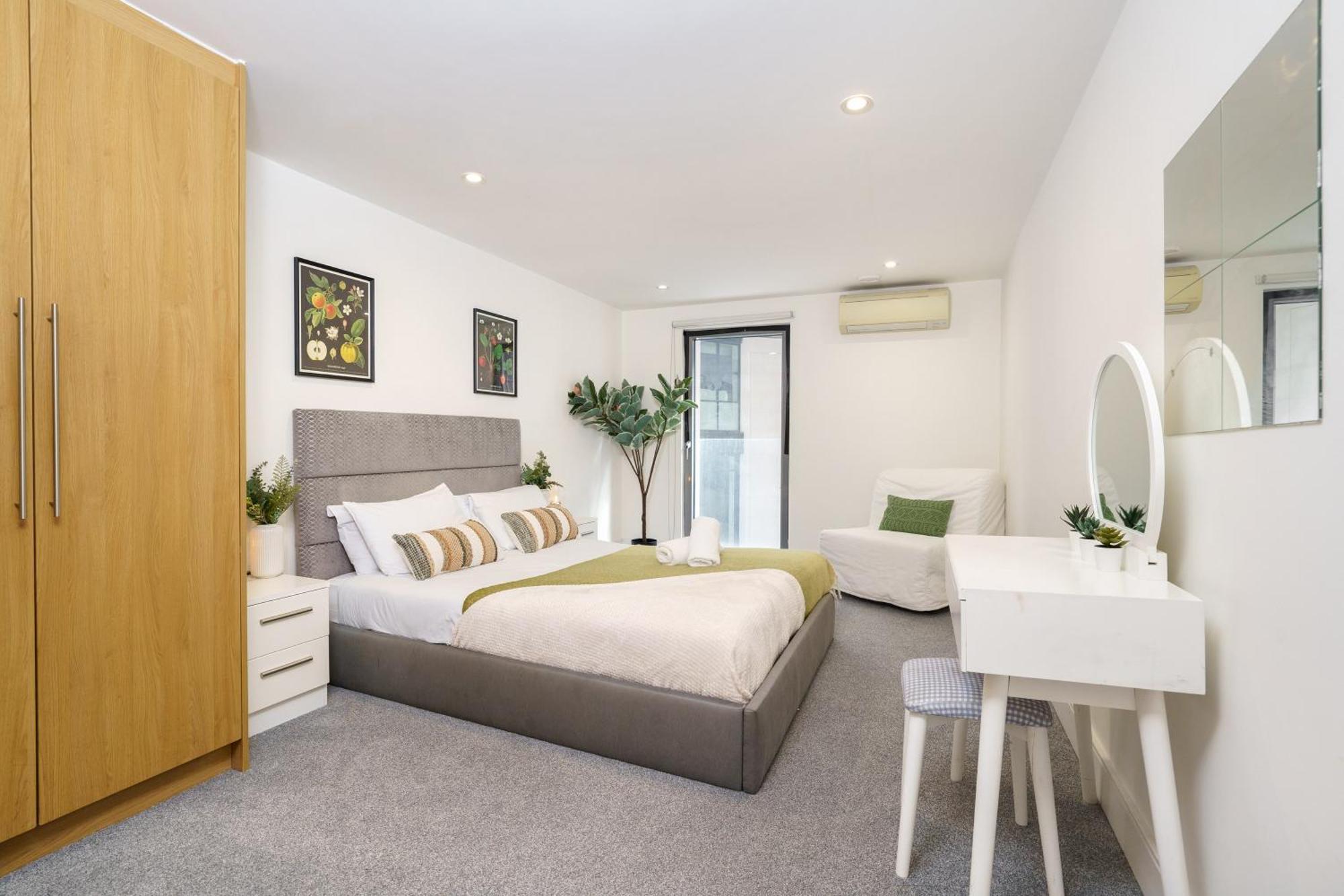 Apartment Modern 3 Bed 2 Bath Hyde Park *