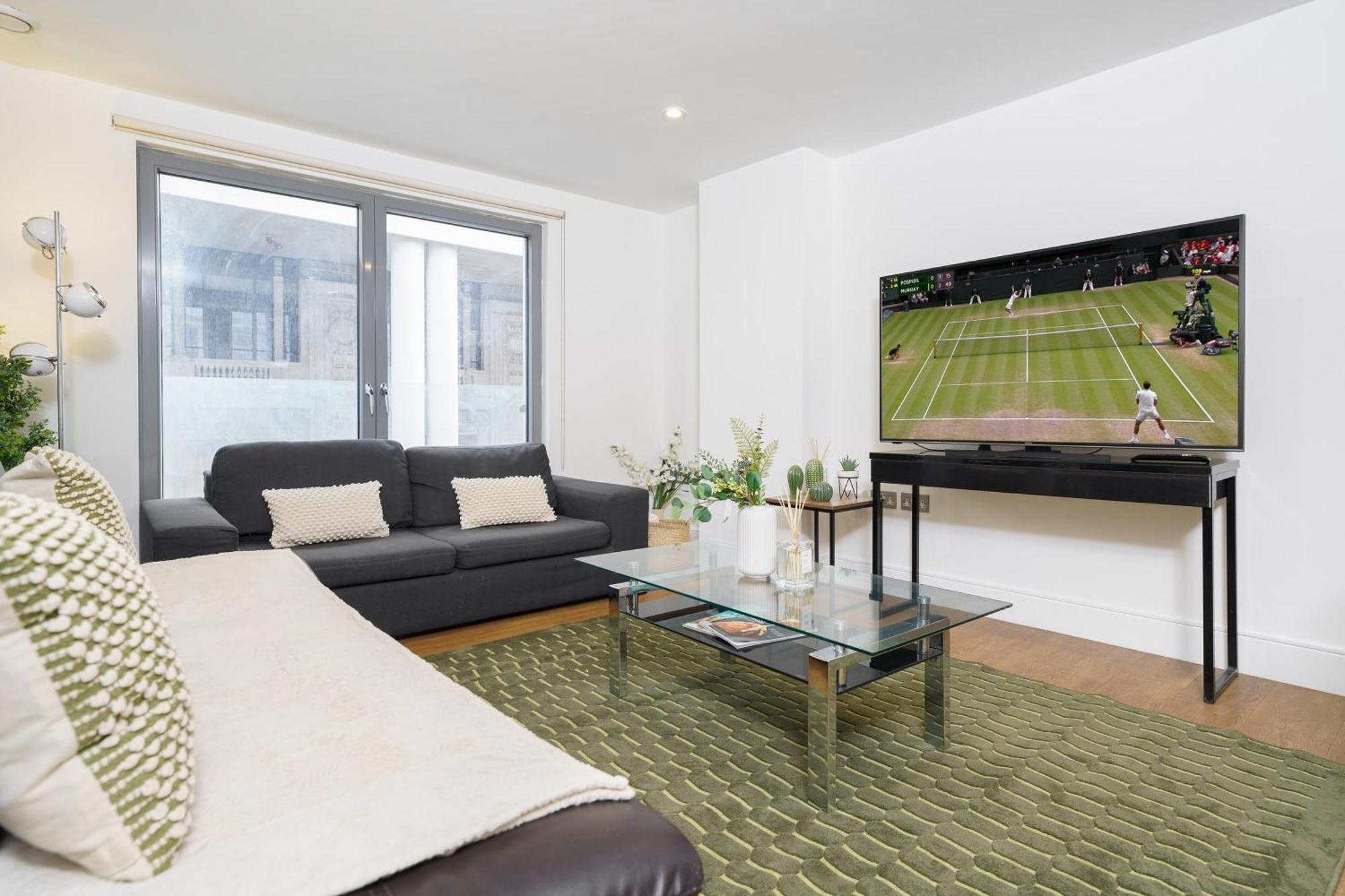 Modern 3 Bed 2 Bath Hyde Park London