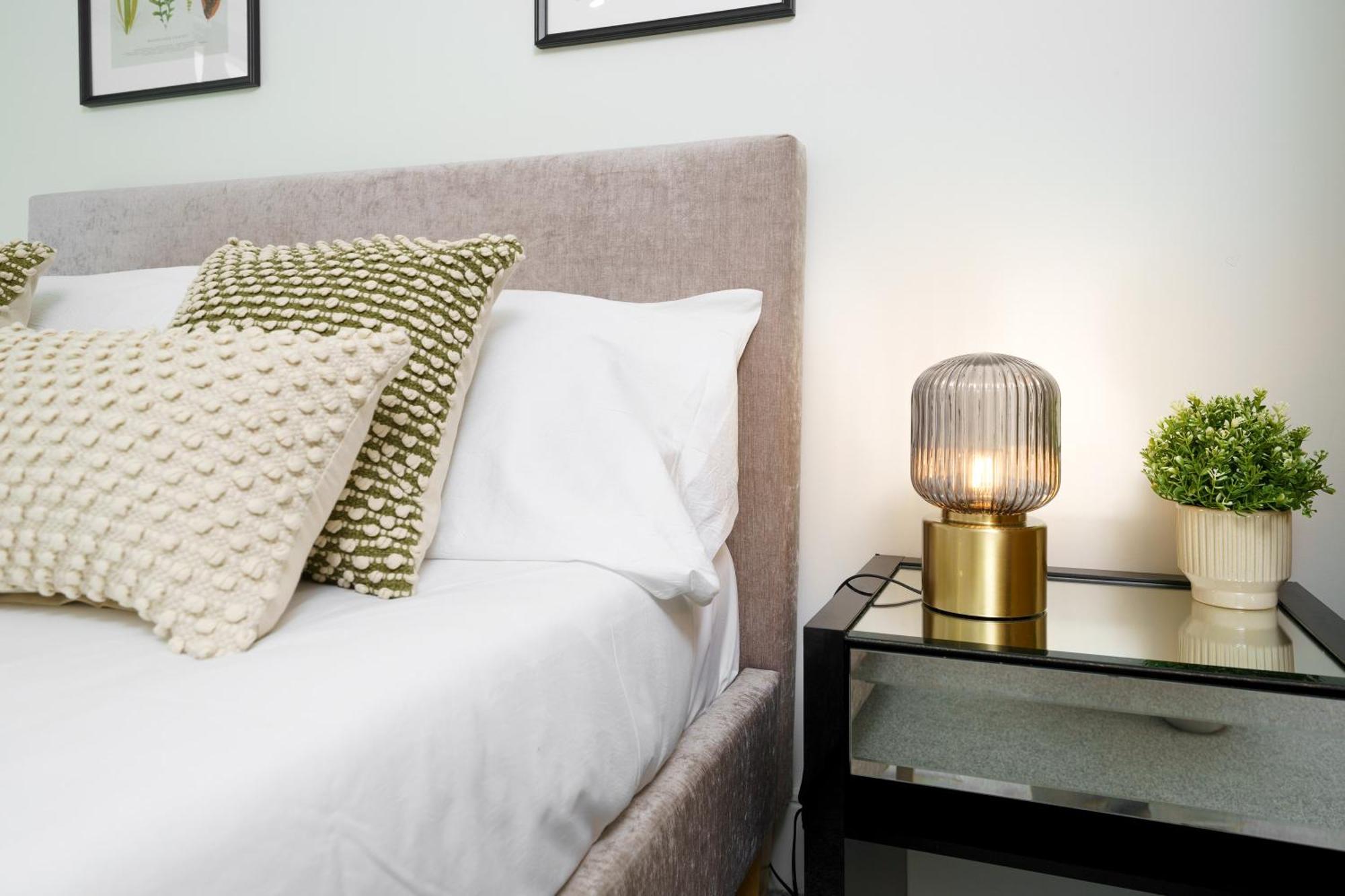 Modern 3 Bed 2 Bath Hyde Park Appartement Londen