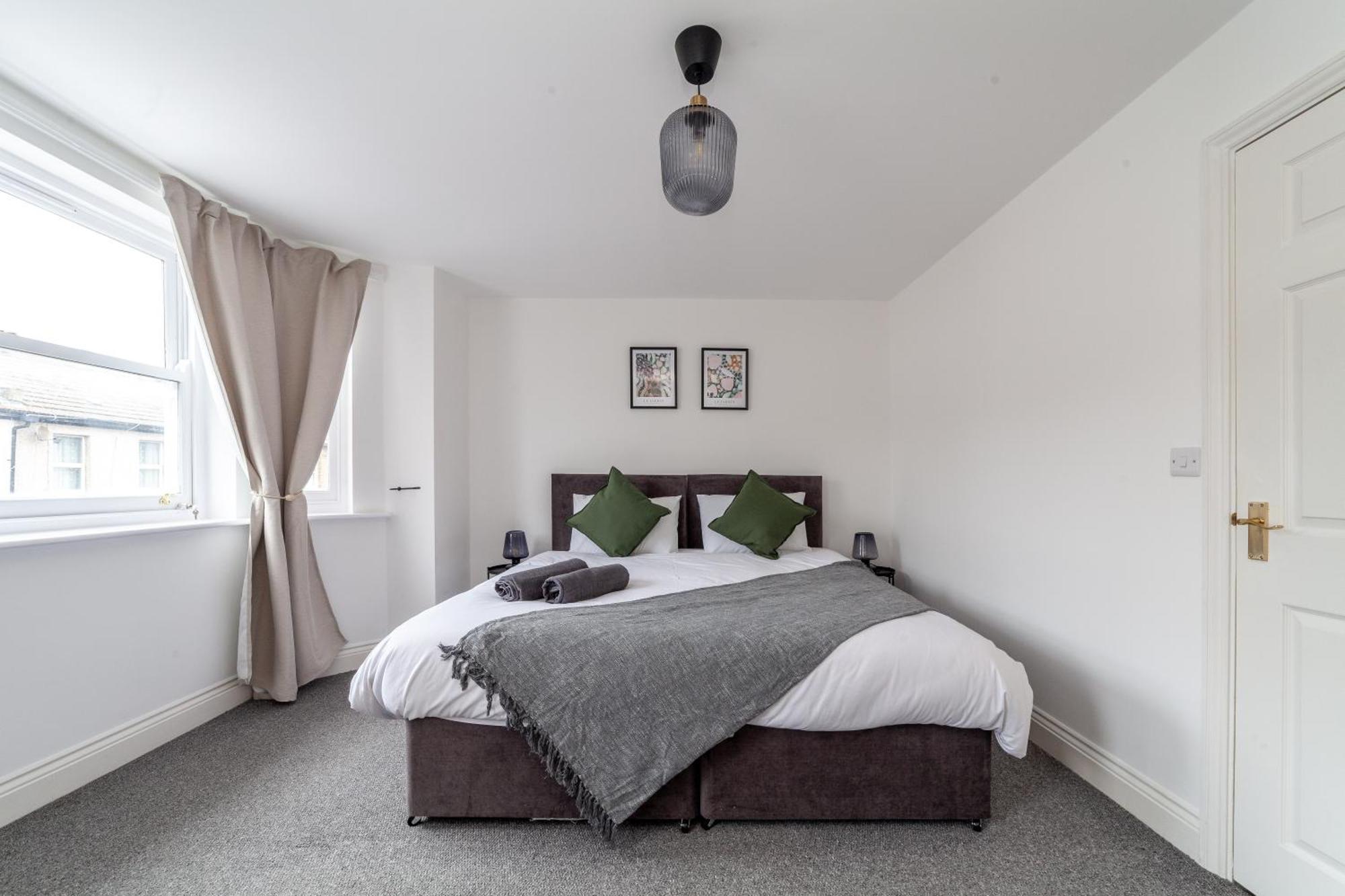 Arte Serviced Stratford - 3 Bedrooms 2 Bathrooms London, Stratford, Maryland, Free Parking, Garden, Weekly Or Monthly - Up To 8 Guests Ferienhaus London