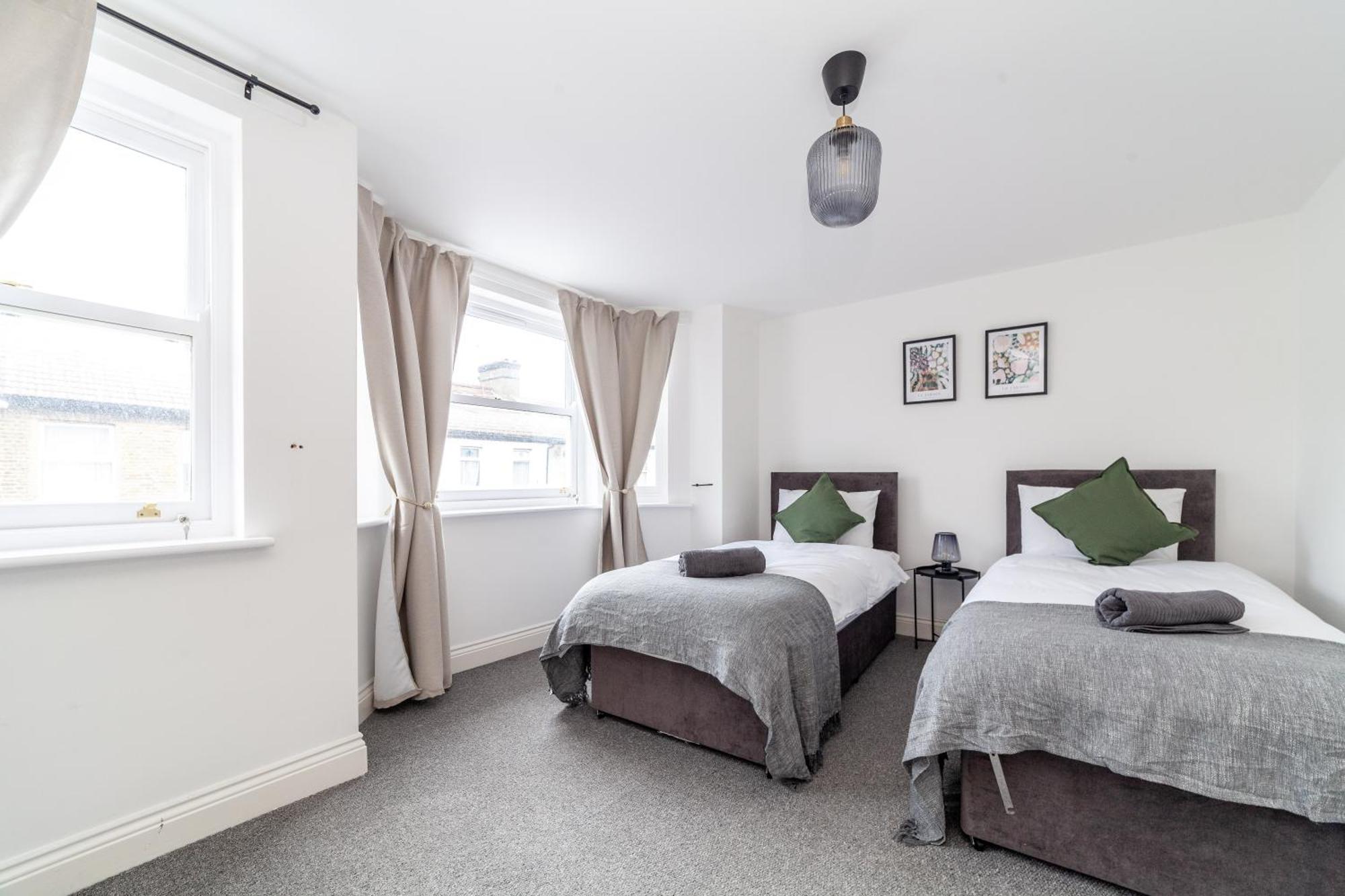 Arte Serviced Stratford - 3 Bedrooms 2 Bathrooms London, Stratford, Maryland, Free Parking, Garden, Weekly Or Monthly - Up To 8 Guests * London