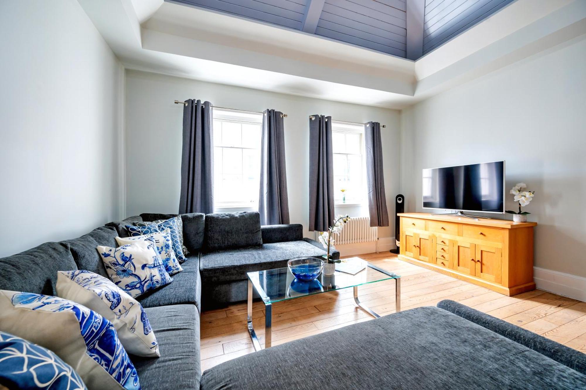 Welcome St Martin's Apartment London