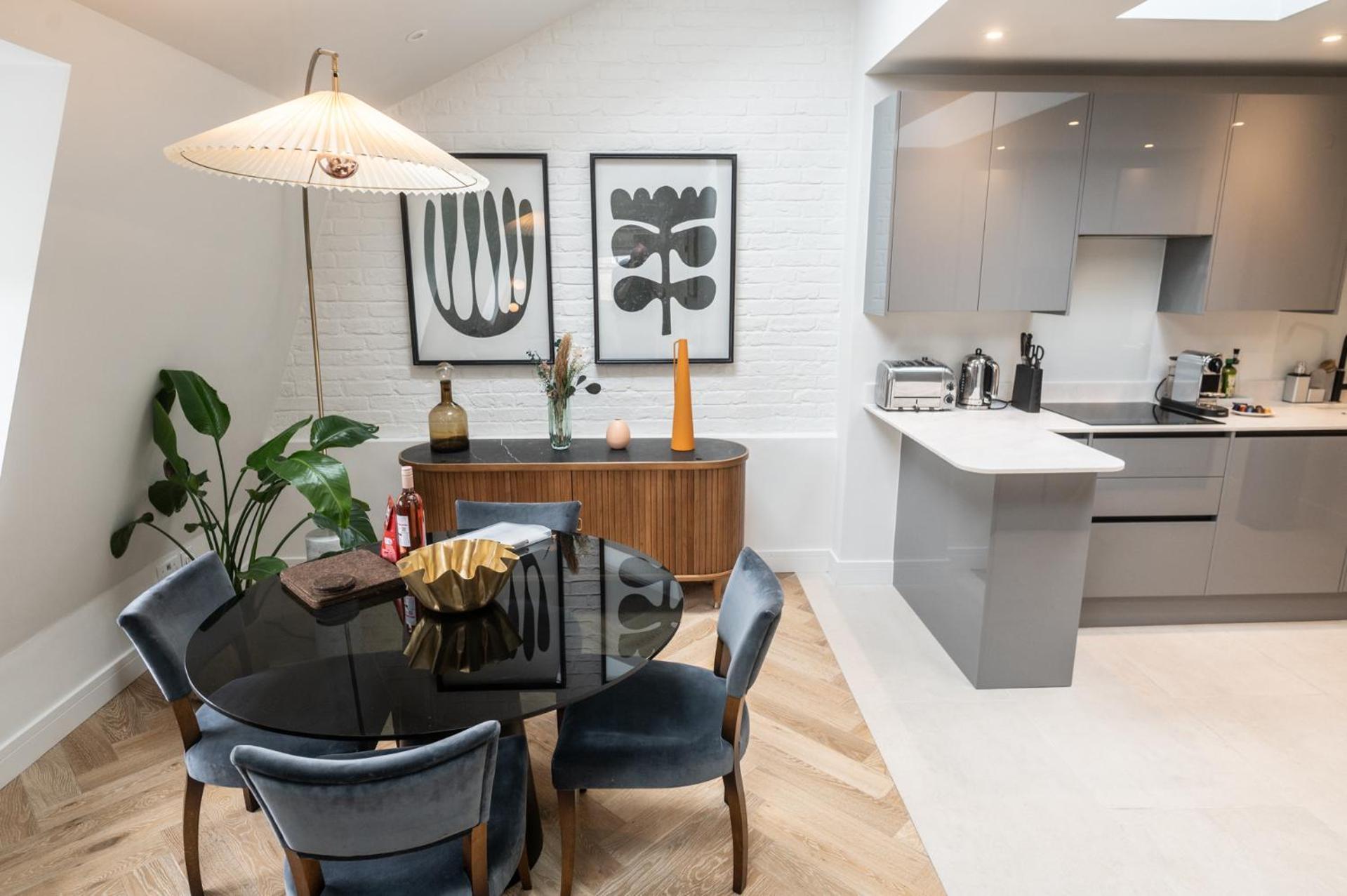Modern 2 Bed Charlotte Street On 3rd Floor Apartamento