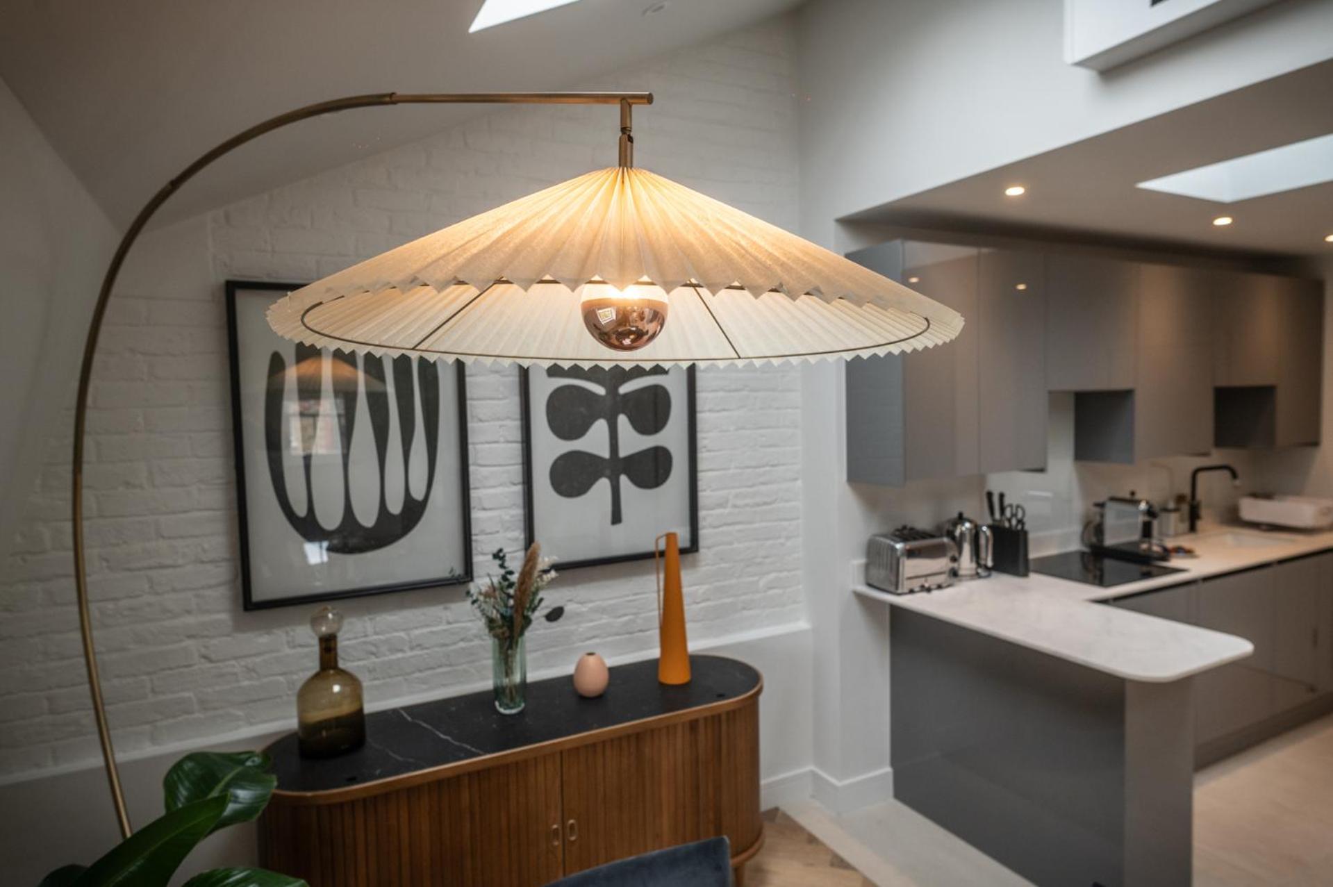 Modern 2 Bed Charlotte Street On 3rd Floor