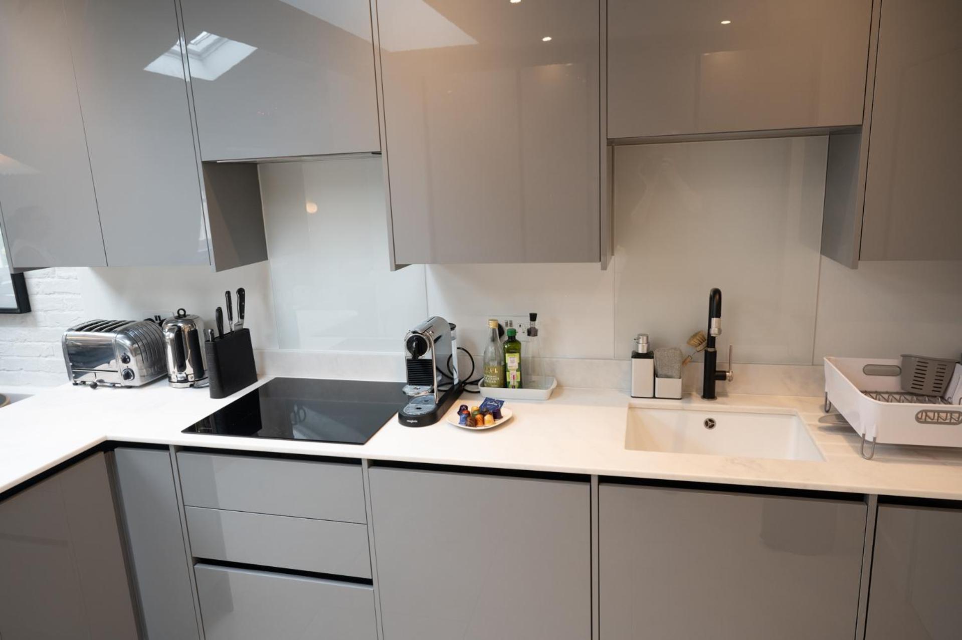 Apartment Modern 2 Bed Charlotte Street On 3rd Floor *