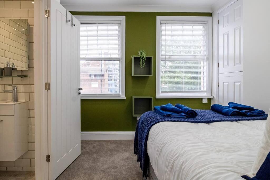 Spacious 3 Bed 3 Bath Aldgate London