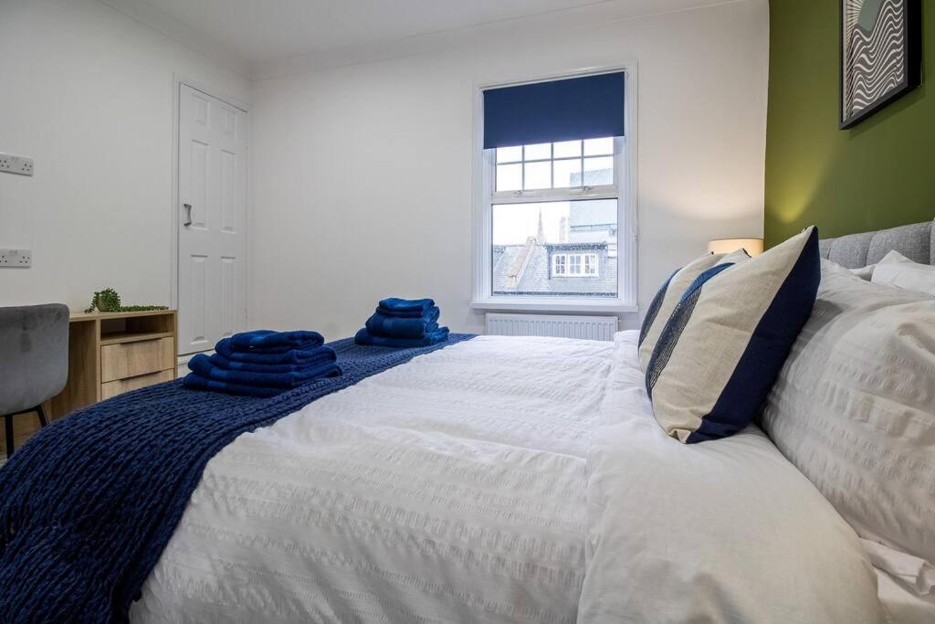 Spacious 3 Bed 3 Bath Aldgate